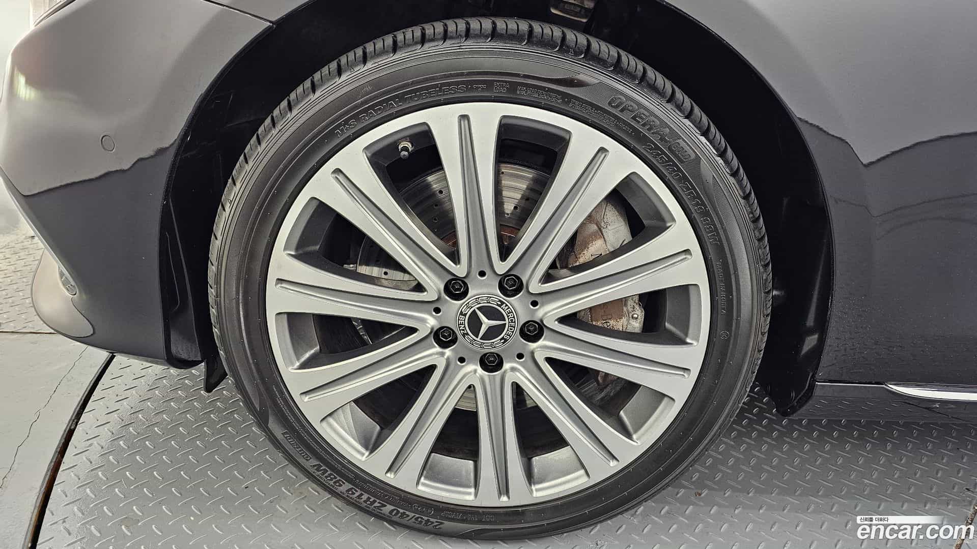 E-Class Mercedes-Benz 2018.6-OUTER-005