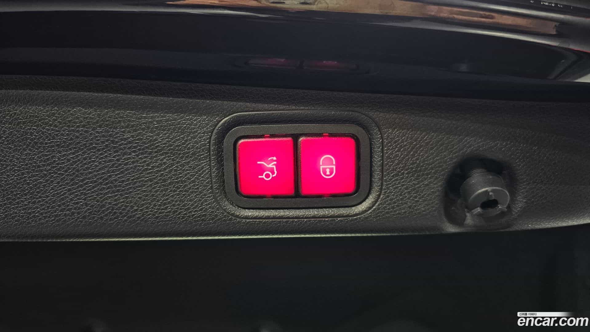 E-Class Mercedes-Benz 2018.6-OPTION-024