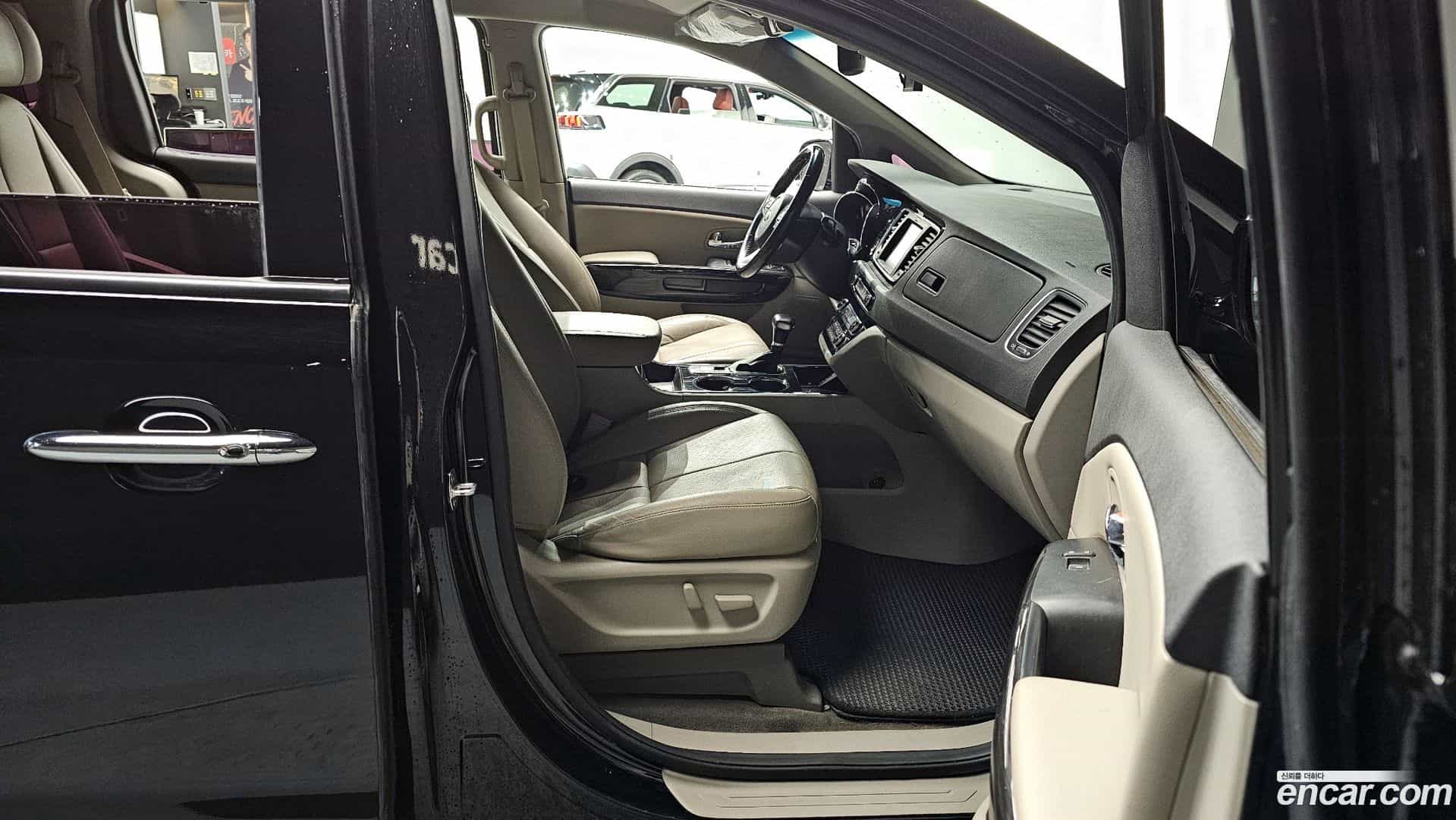 Canival Kia 2019.8-OPTION-015