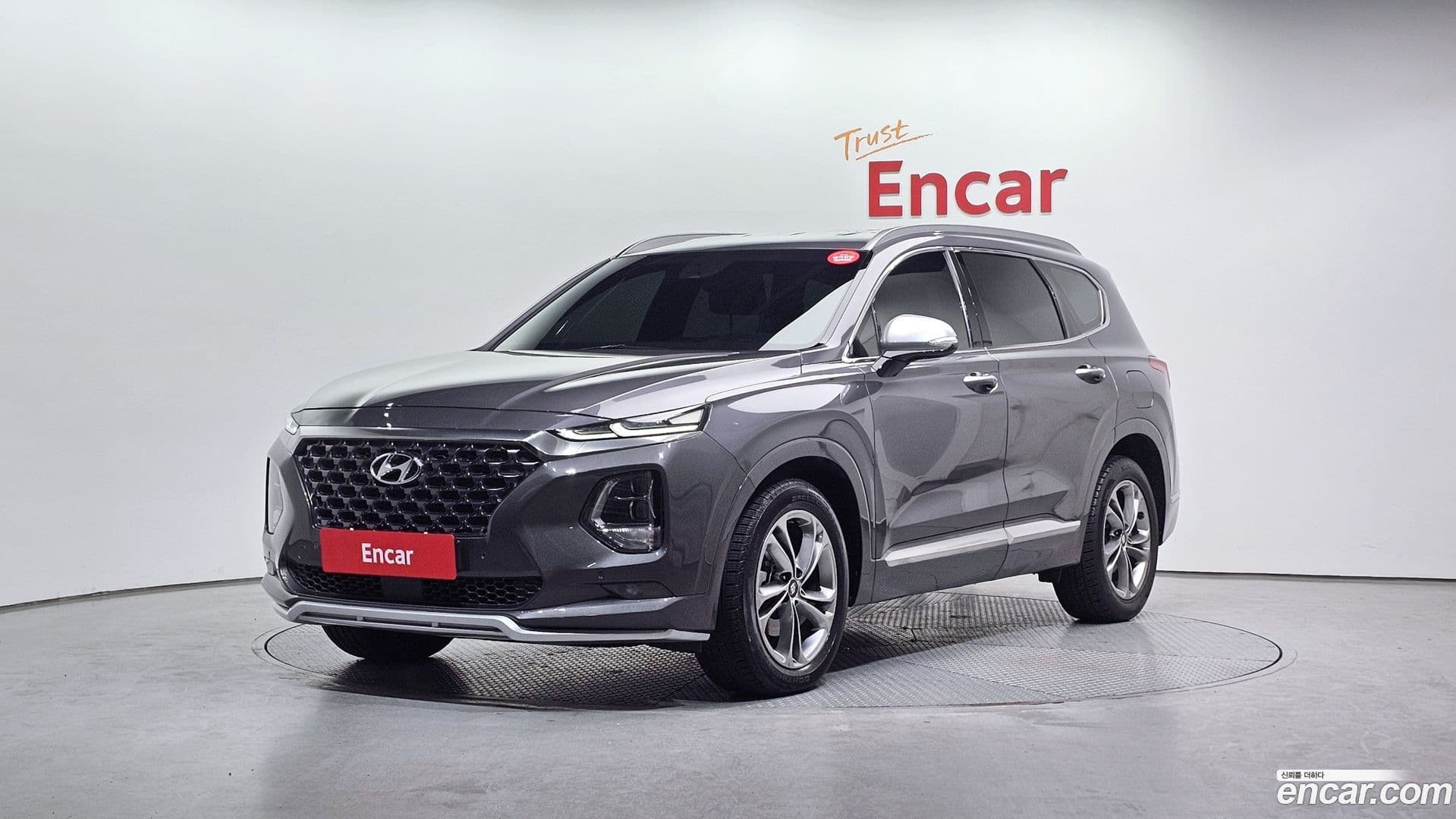 Main__Slider__Photo:Santafe Hyundai 2019.0-0
