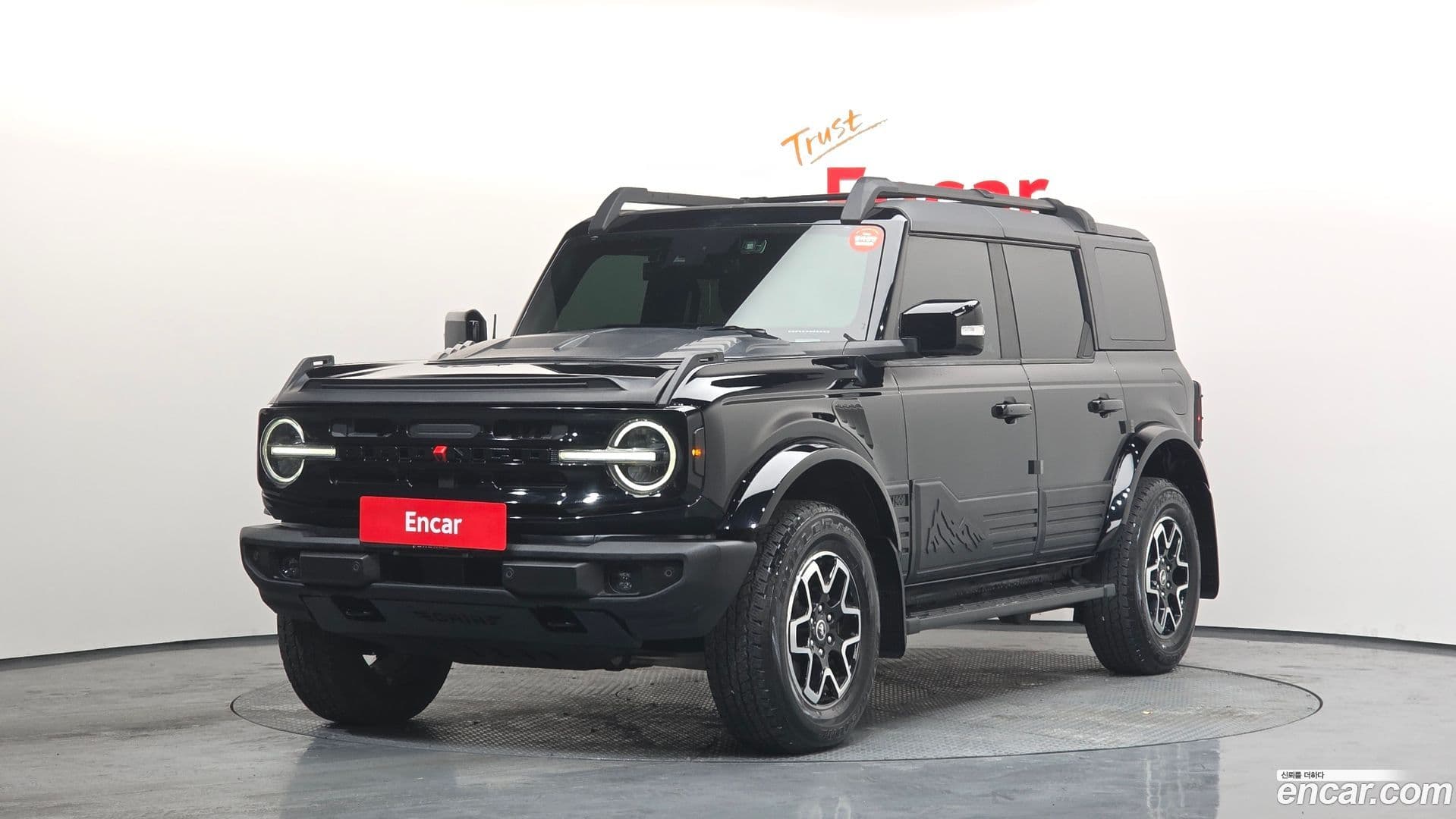 Main__Slider__Photo:Bronco Ford 2022.11-0