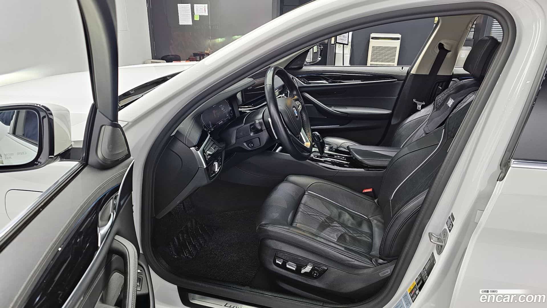 5-Series BMW 2020.10-INNER-010