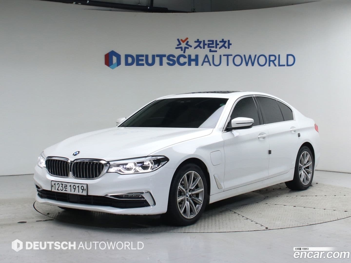 Main__Slider__Photo:5-Series BMW 2019.11-0
