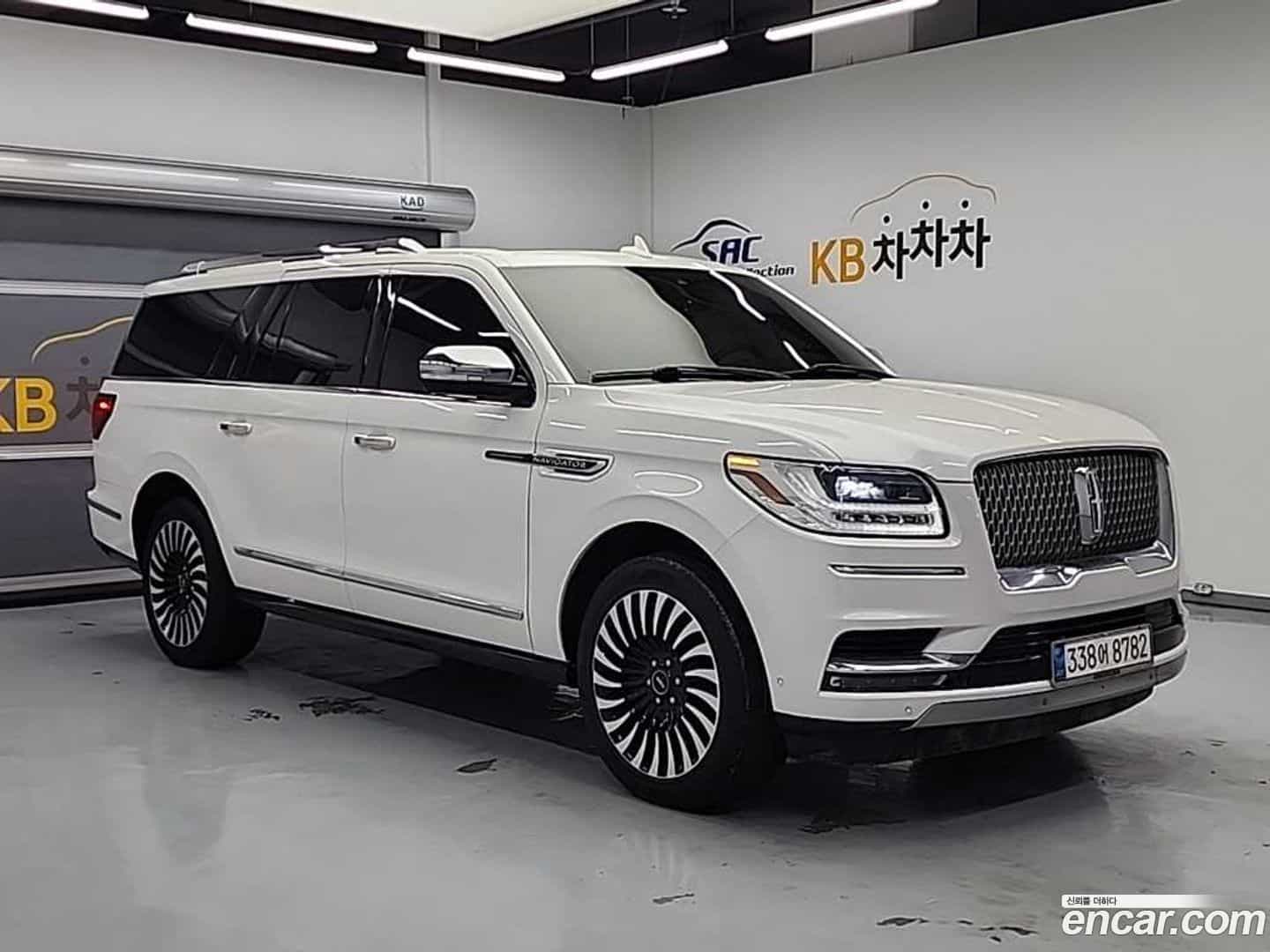 Navigator Lincoln 2019.6-OUTER-004