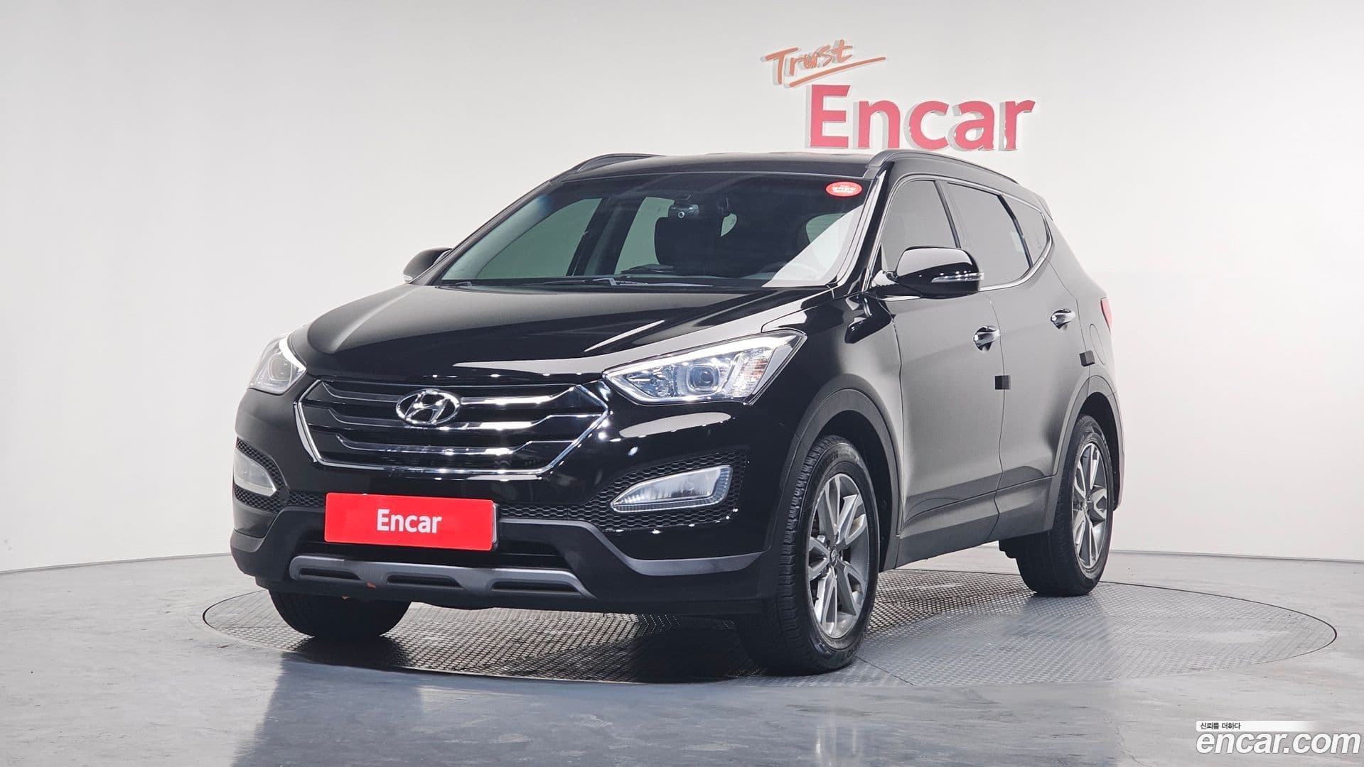 Main__Slider__Photo:Santafe Hyundai 2014.2-0