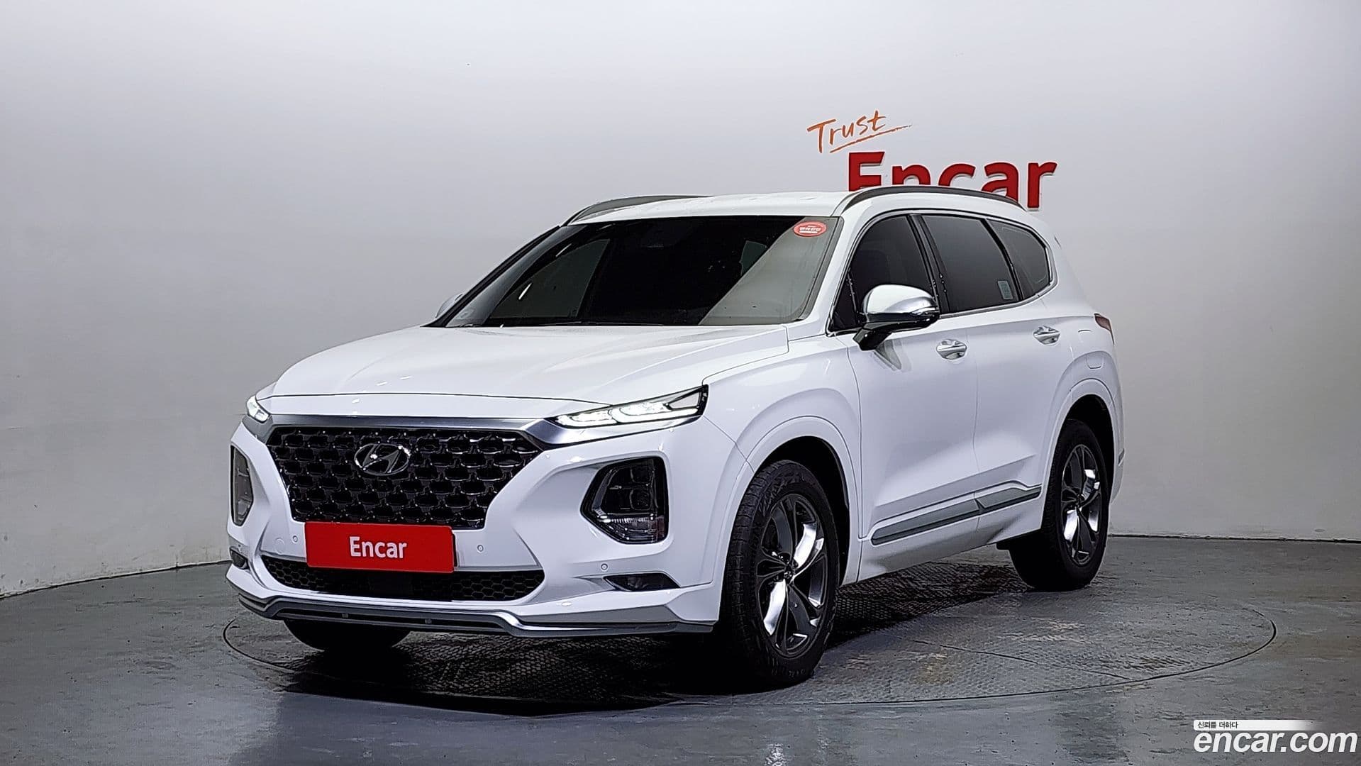 Main__Slider__Photo:Santafe Hyundai 2019.10-0