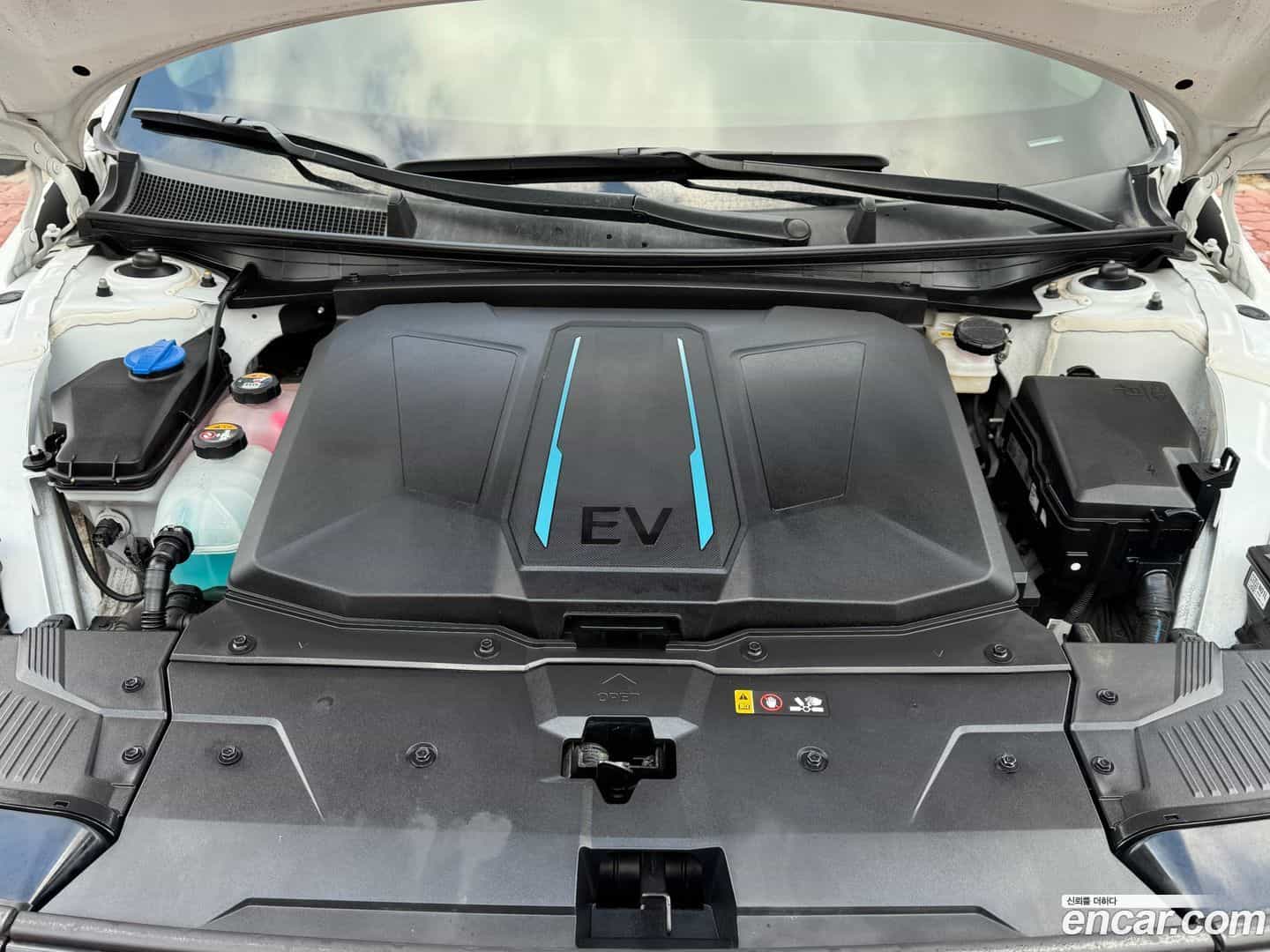 Ioniq5 Hyundai 2023.1-INNER-006