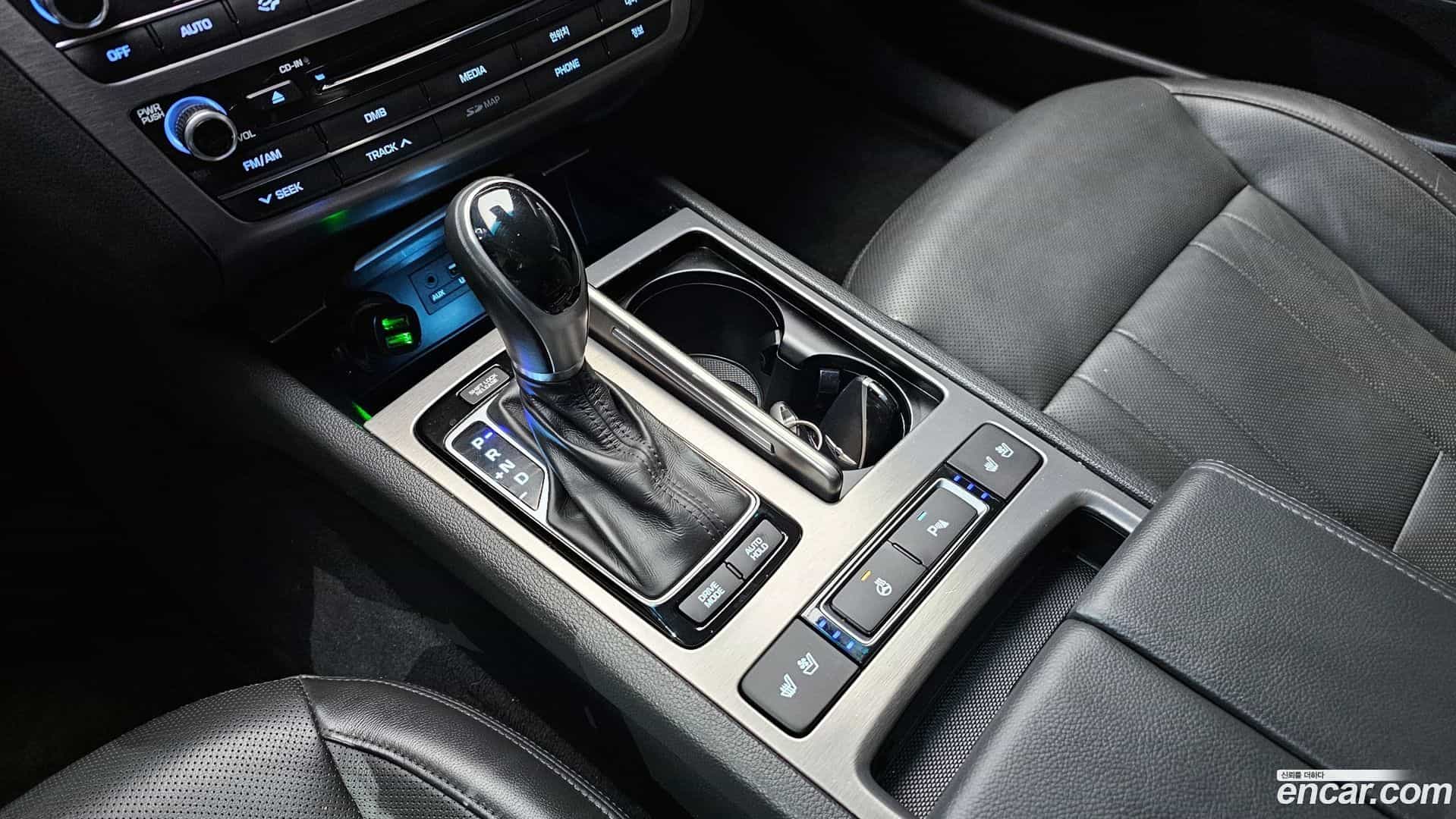 Genesis Hyundai 2016.1-INNER-009