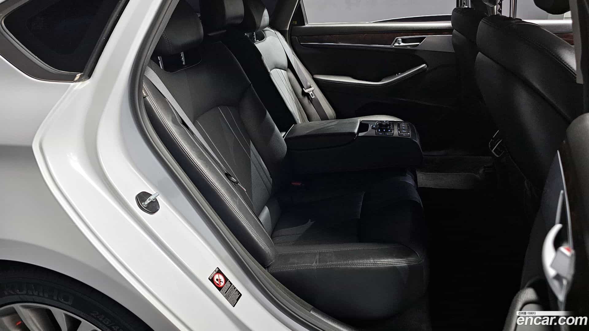 Genesis Hyundai 2016.1-OPTION-016