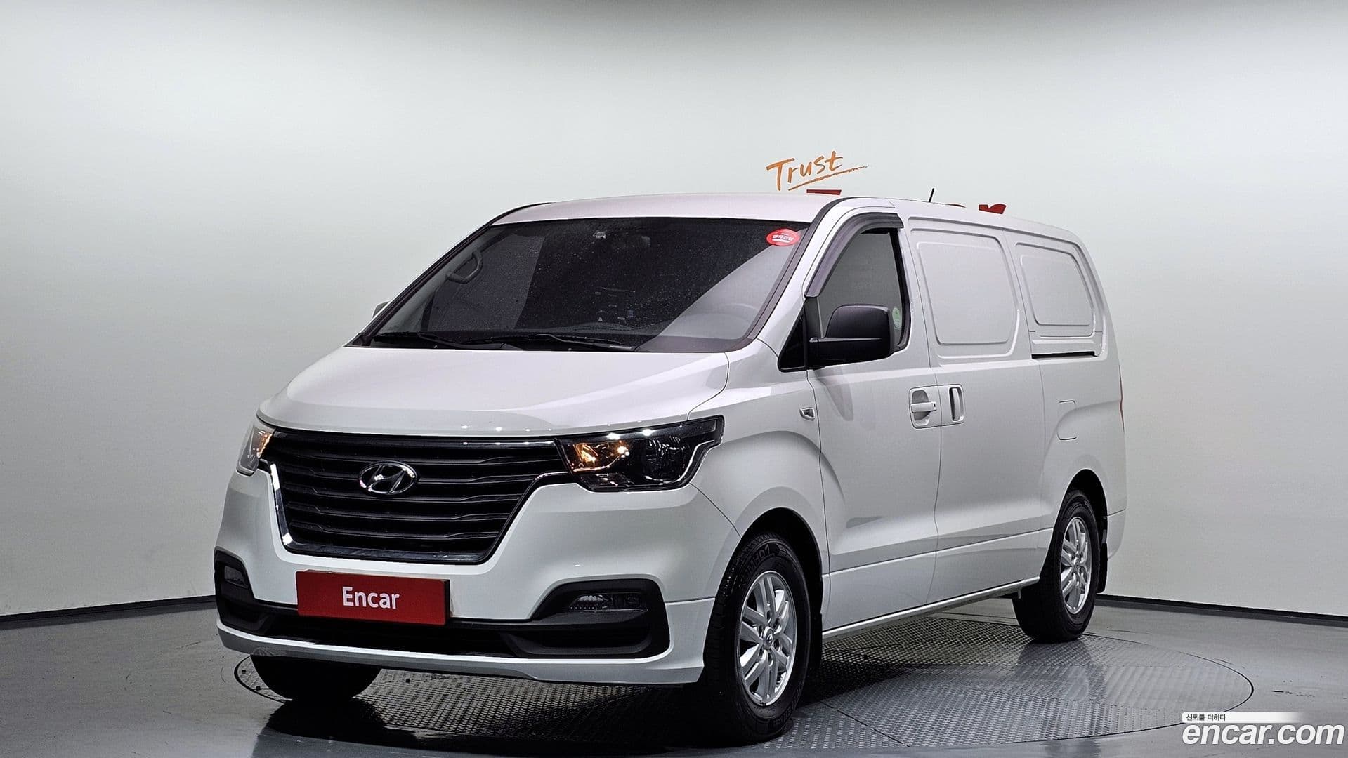 Main__Slider__Photo:Starex Hyundai 2019.8-0