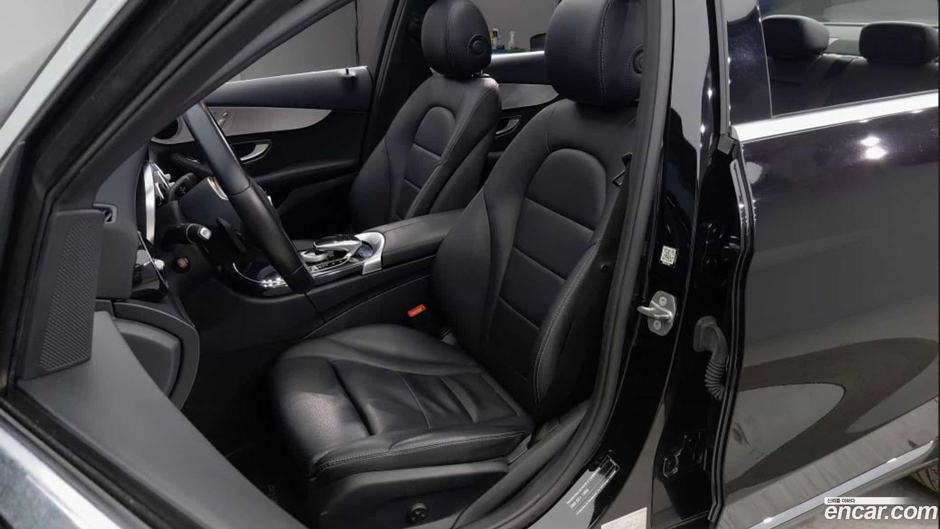 C-Class Mercedes-Benz 2020.4-INNER-006