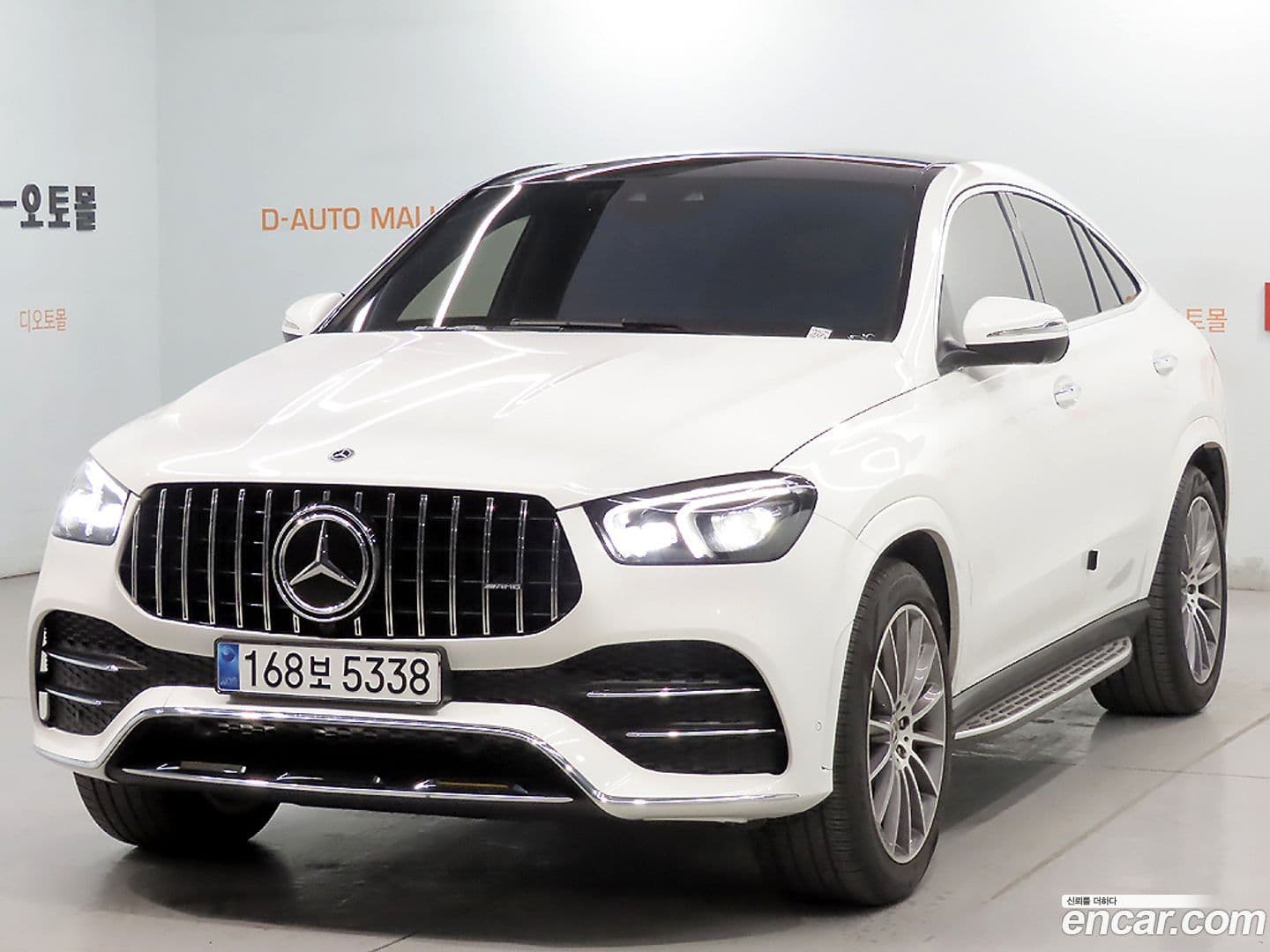 Main__Slider__Photo:GLE-Class Mercedes-Benz 2023.8-0
