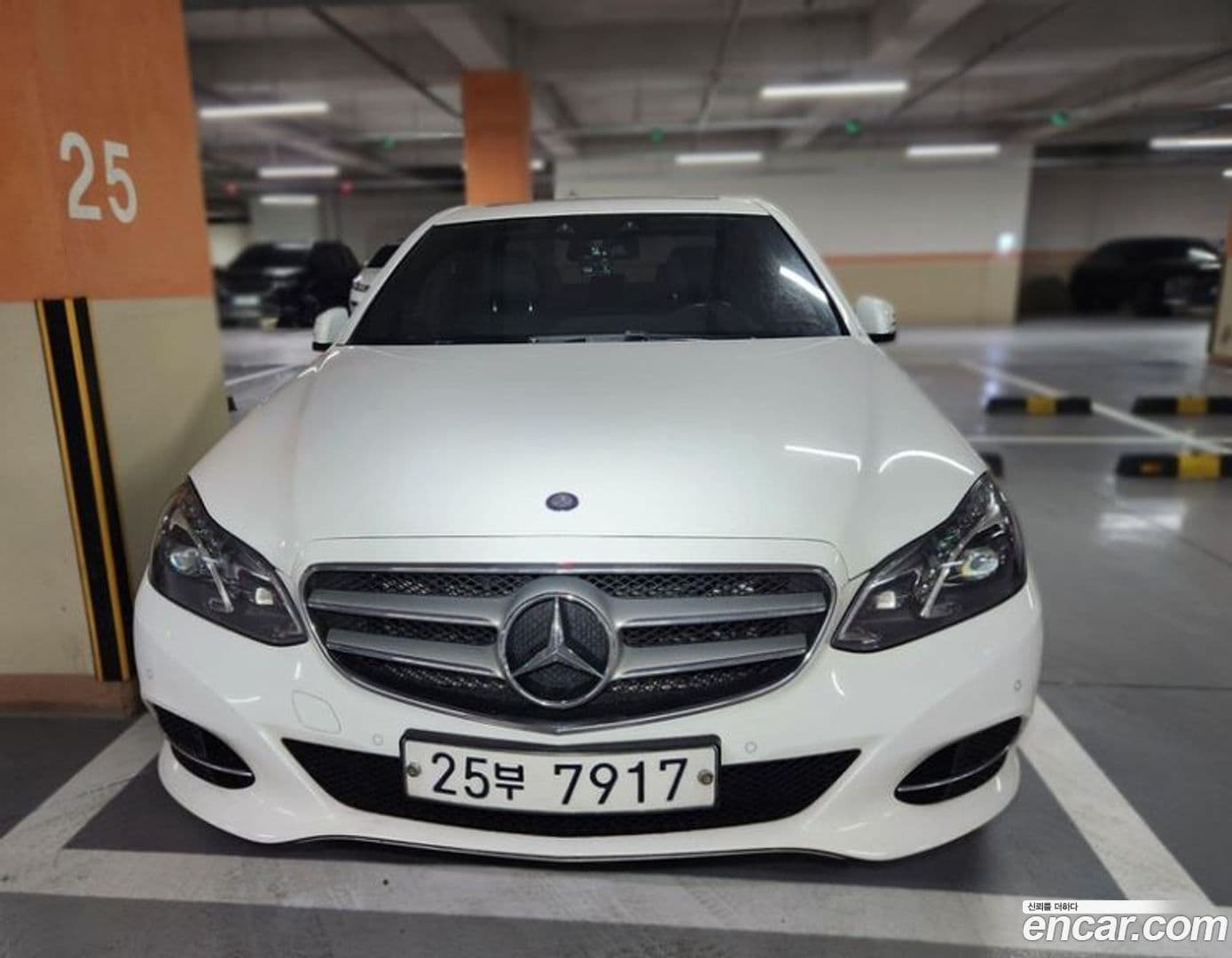 Main__Slider__Photo:E-Class Mercedes-Benz 2015.8-0
