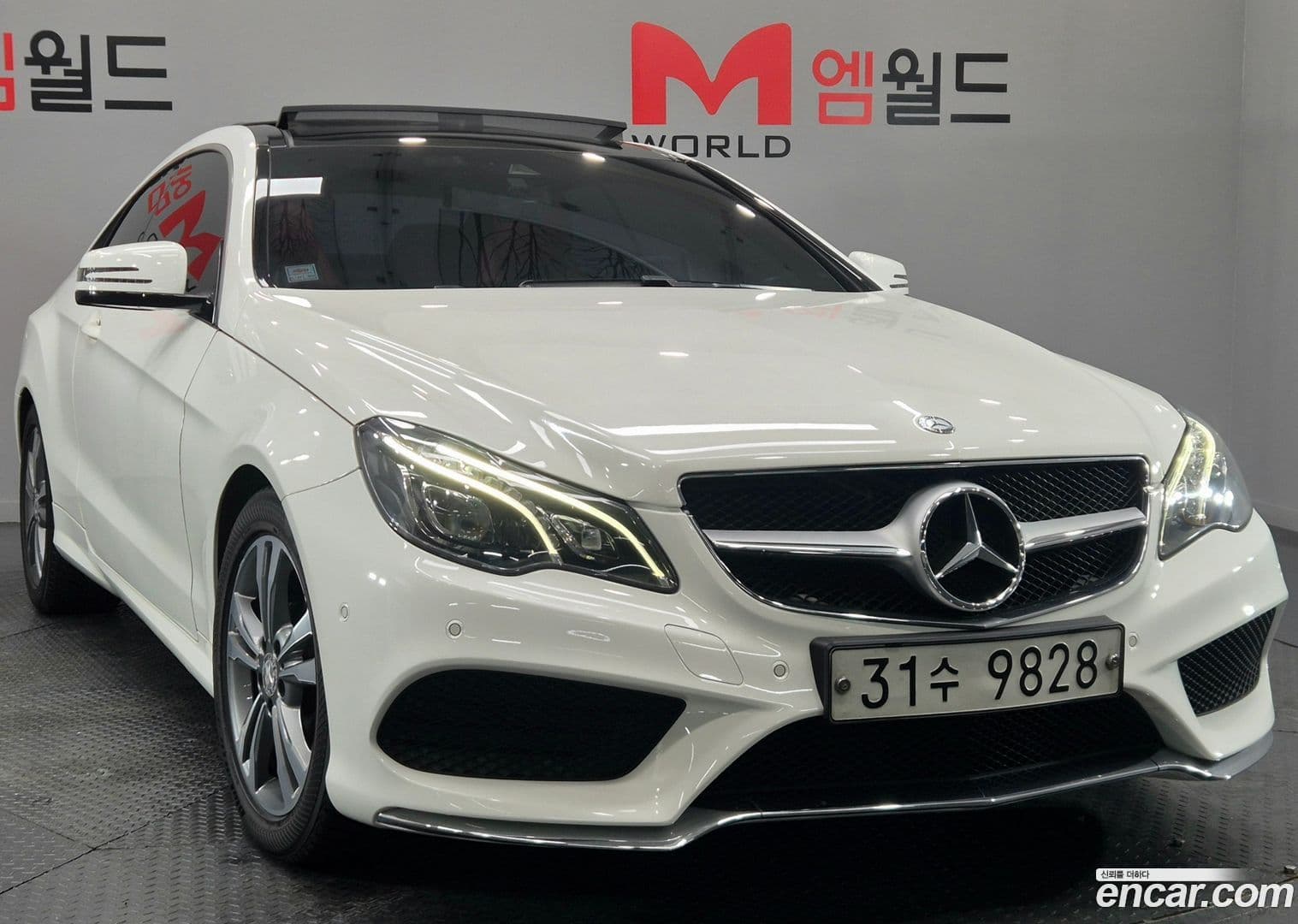 Main__Slider__Photo:E-Class Mercedes-Benz 2013.8-0
