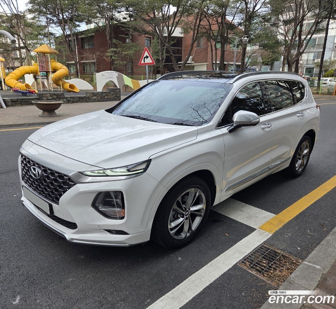 Main__Slider__Photo:Santafe Hyundai 2019.8-0
