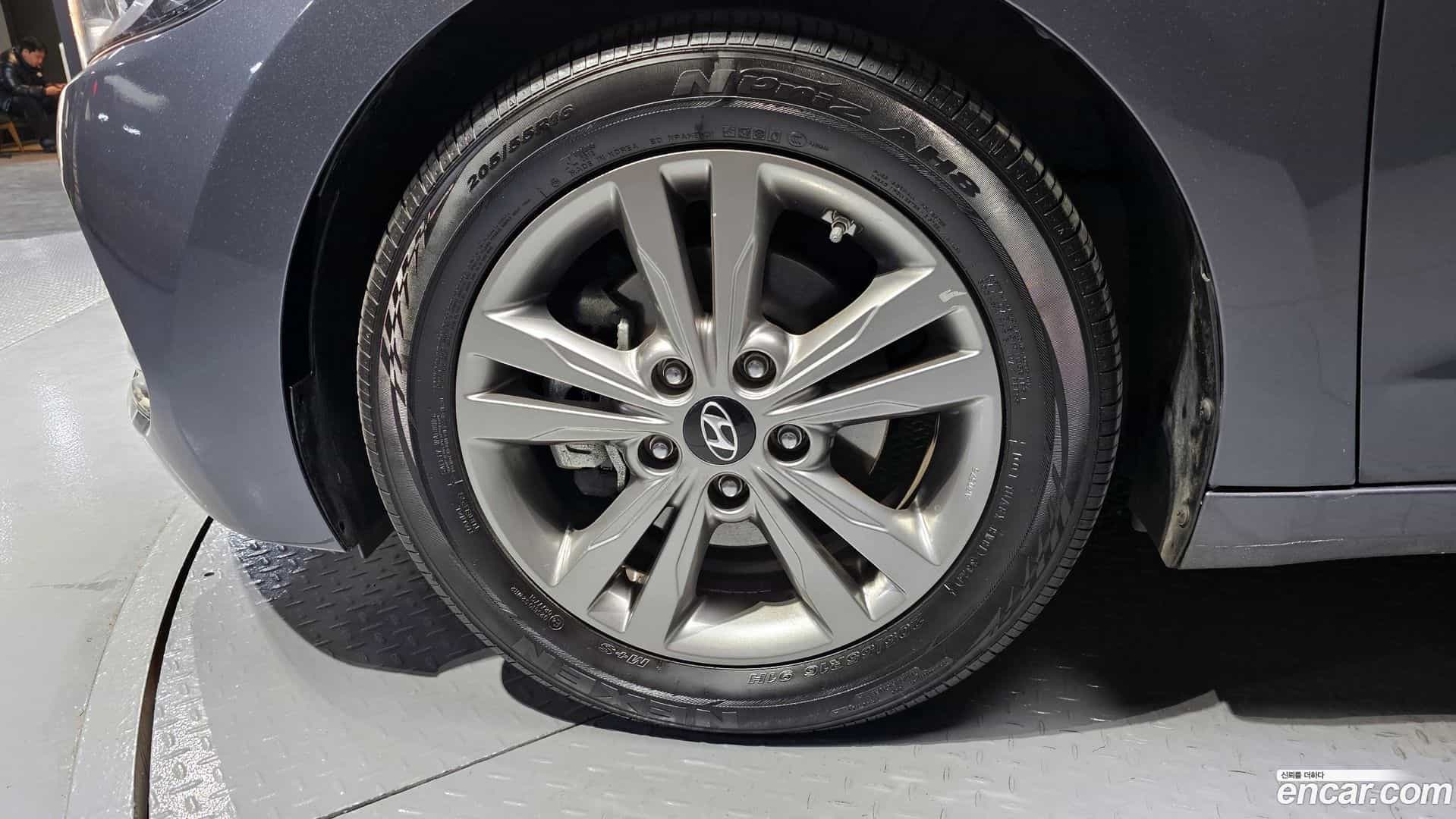 AVANTE Hyundai 2016.5-OUTER-005