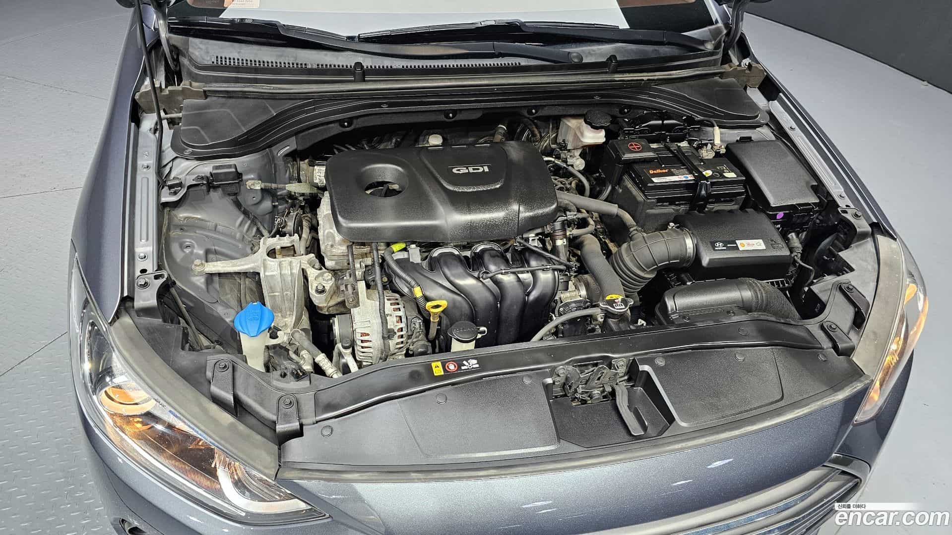 AVANTE Hyundai 2016.5-INNER-006