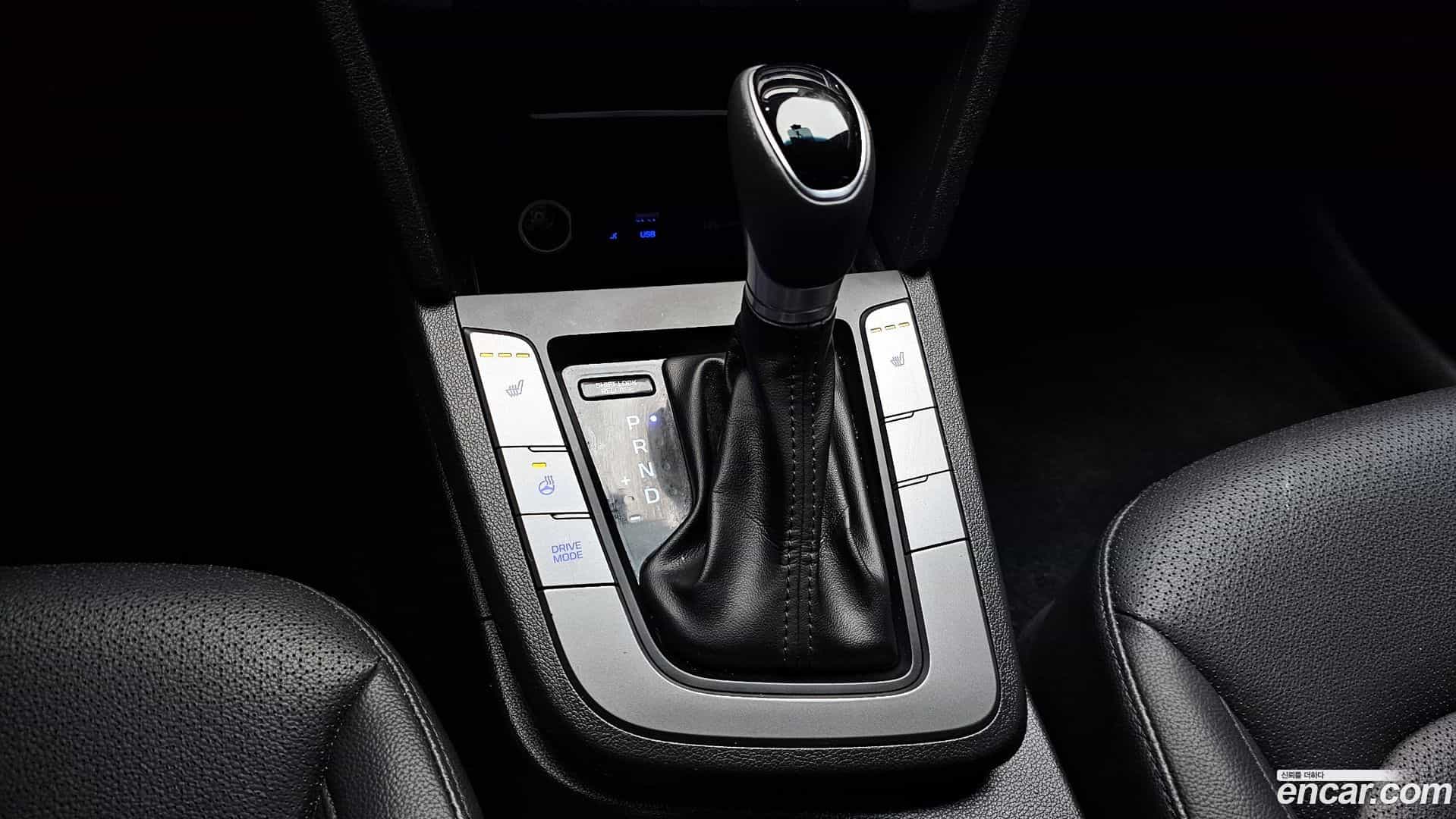 AVANTE Hyundai 2016.5-INNER-009