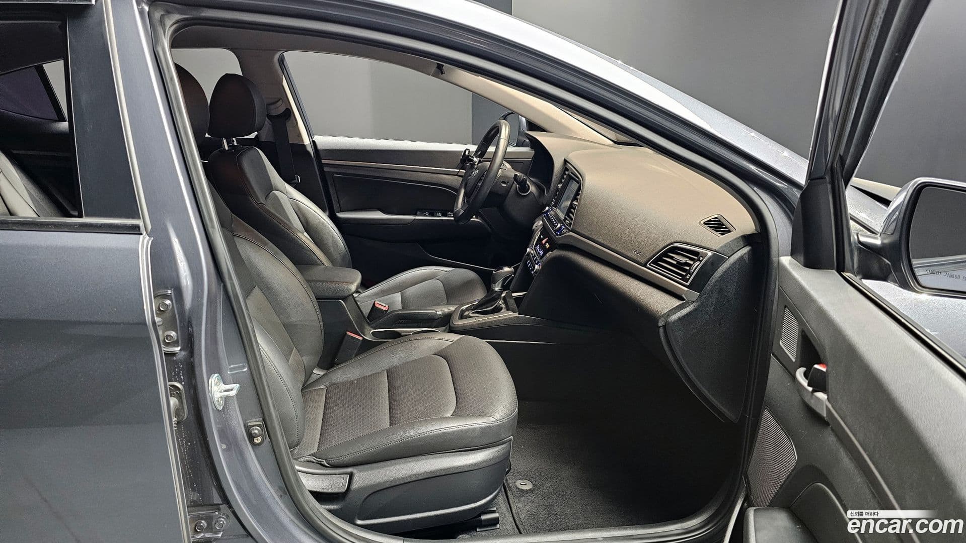 Main__Slider__Photo:AVANTE Hyundai 2016.5-10
