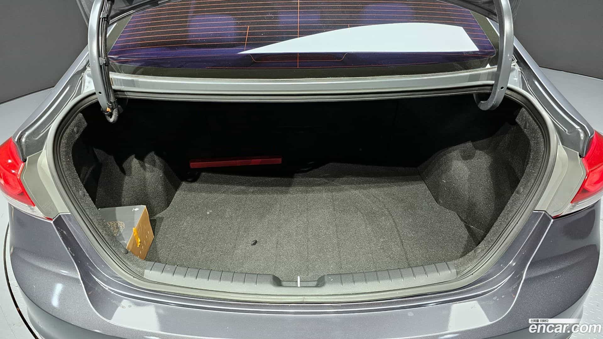 AVANTE Hyundai 2016.5-OPTION-024