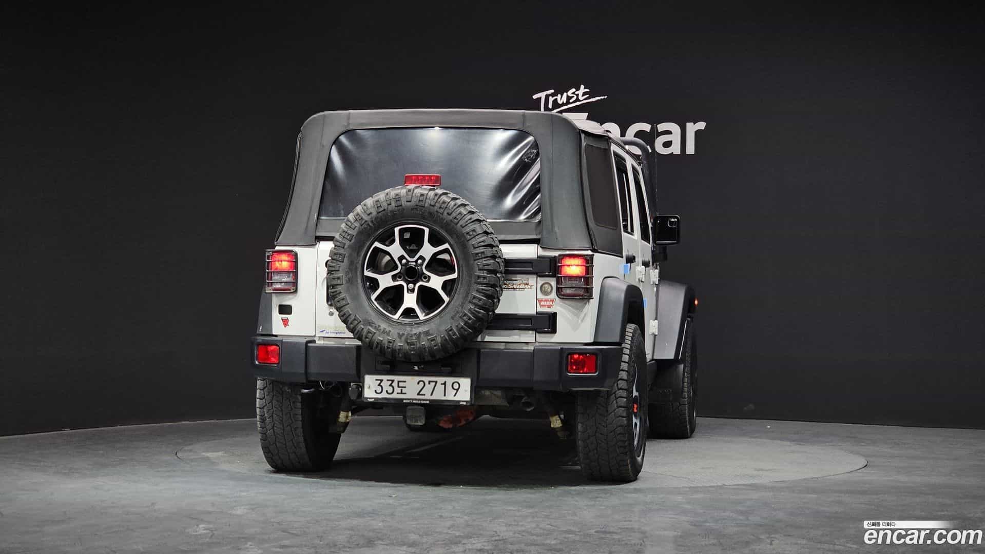 Wrangler Jeep 2010.5-OUTER-004