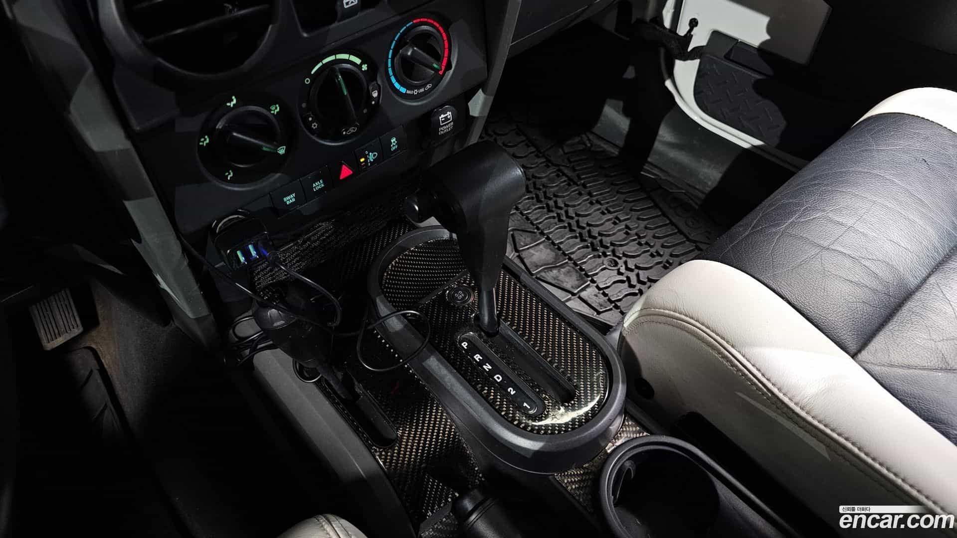 Wrangler Jeep 2010.5-INNER-009