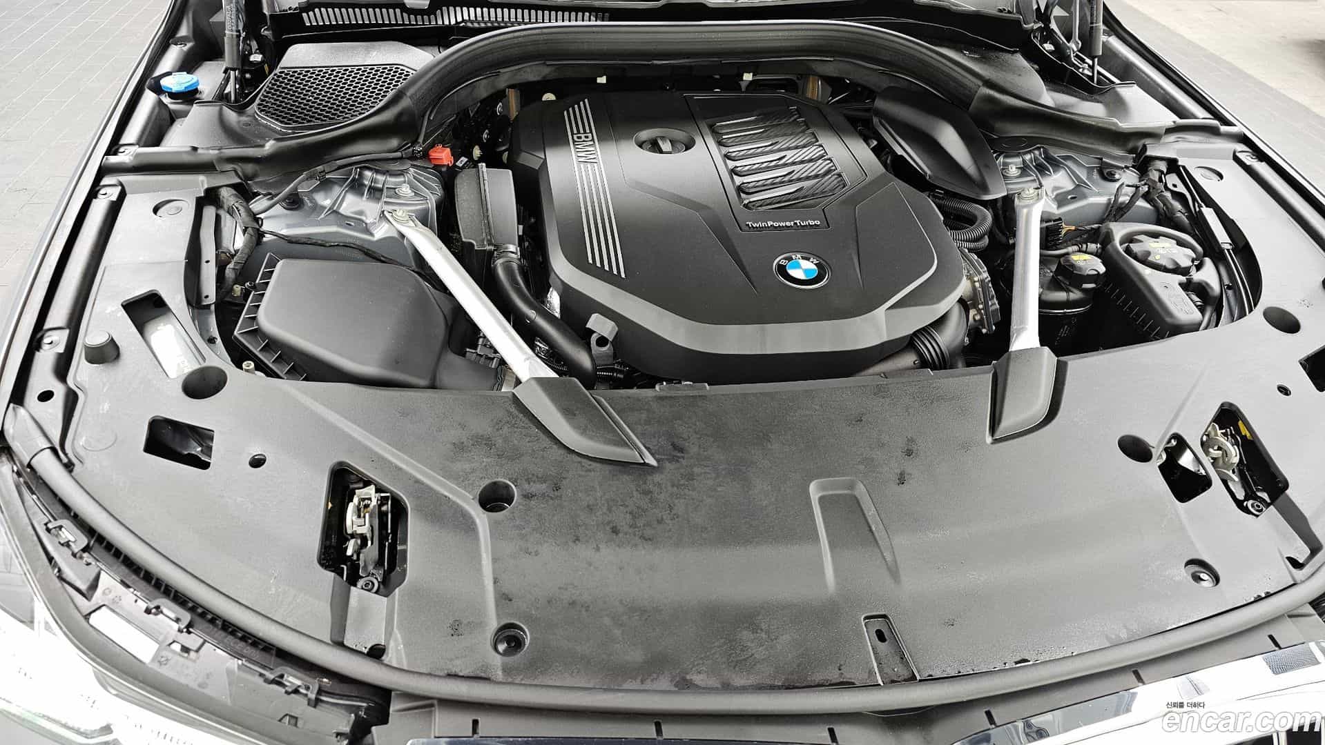 Gran Turismo BMW 2023.0-INNER-006