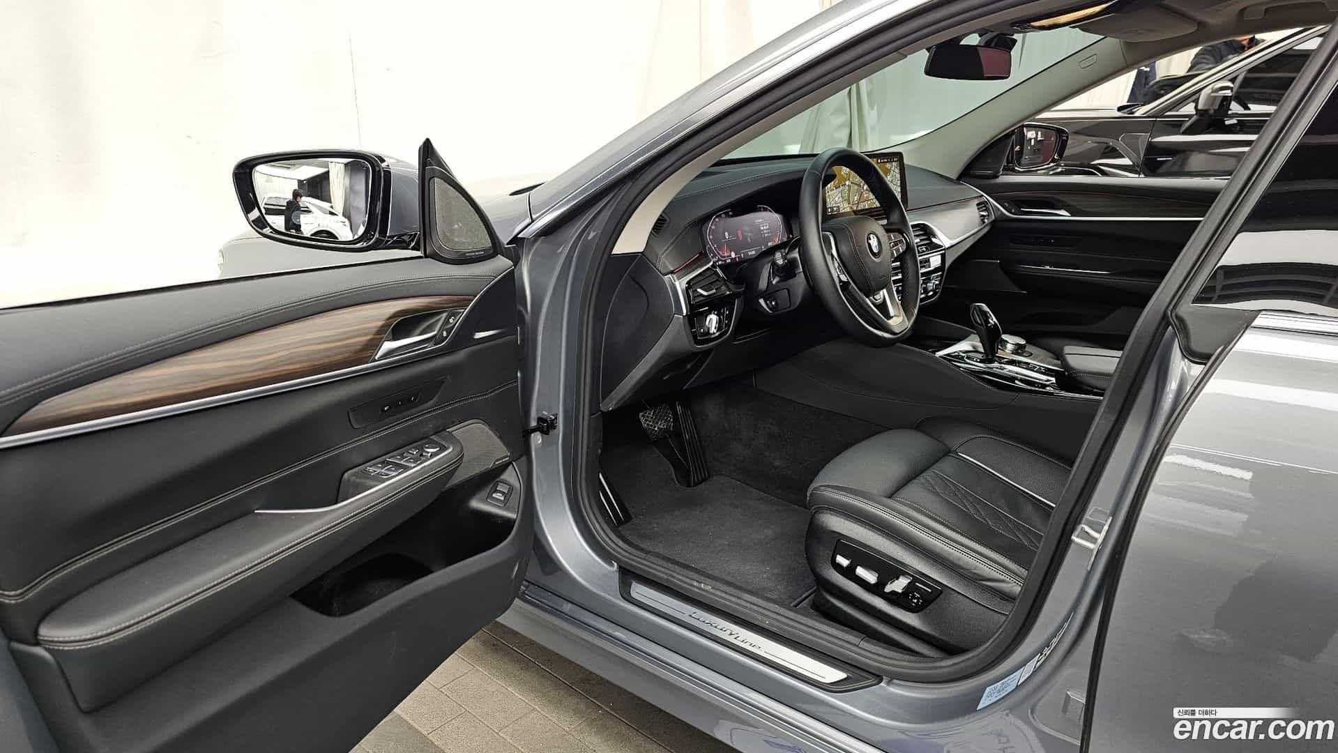 Gran Turismo BMW 2023.0-INNER-010