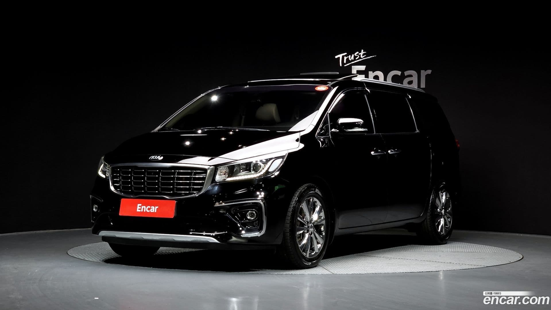 Main__Slider__Photo:Canival Kia 2018.9-0