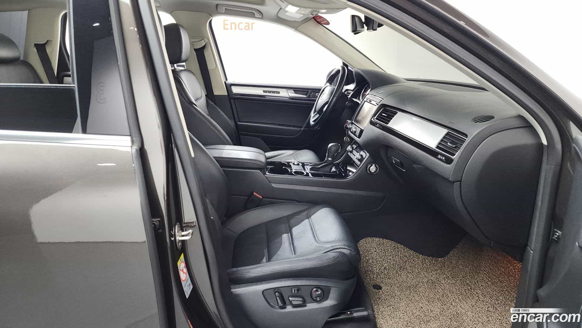 Touareg Volkswagen 2015.2-OPTION-015