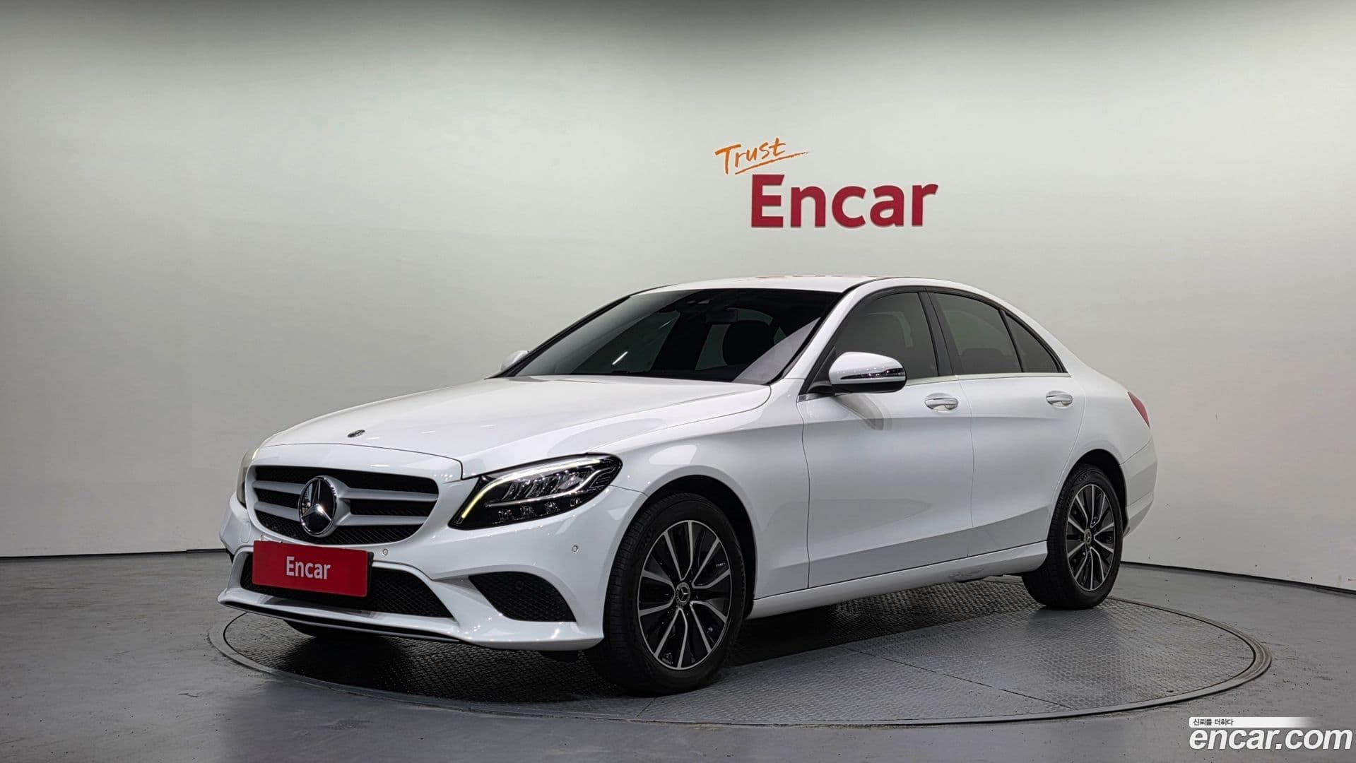 Main__Slider__Photo:C-Class Mercedes-Benz 2019.11-0