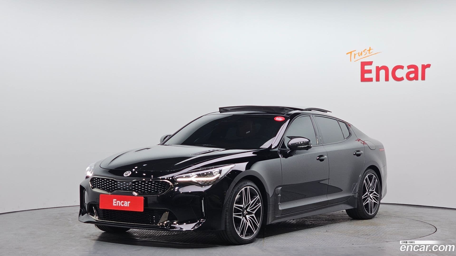 Main__Slider__Photo:Stinger Kia 2021.0-0