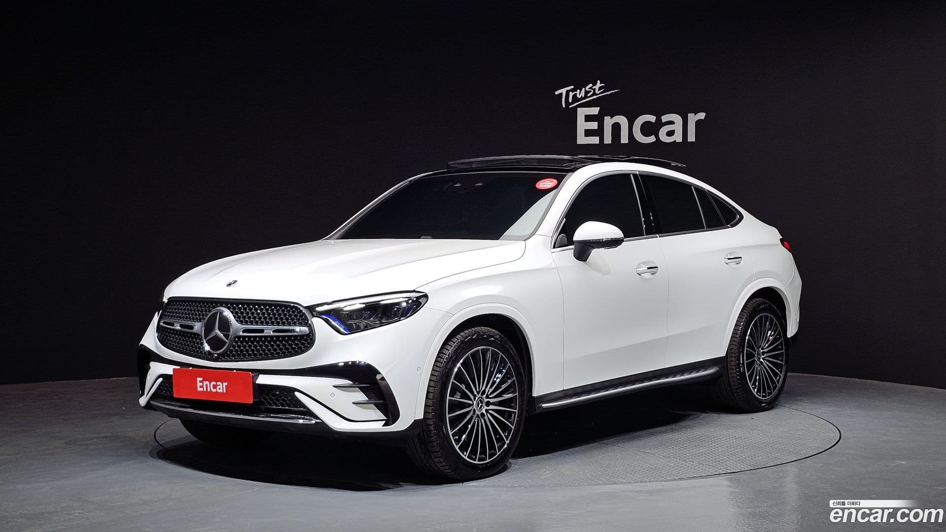Main__Slider__Photo:GLC-Class Mercedes-Benz 2025.9-0