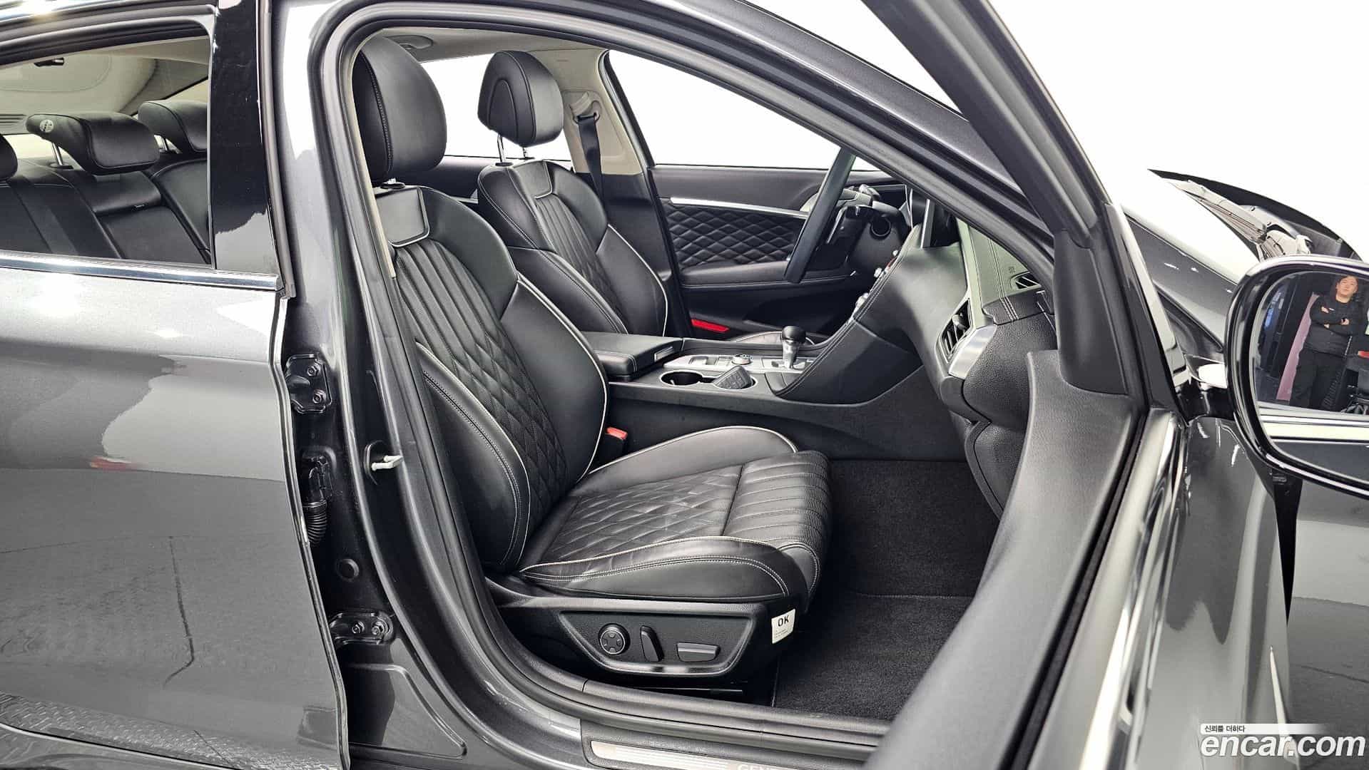 G70 Genesis 2020.2-INNER-010