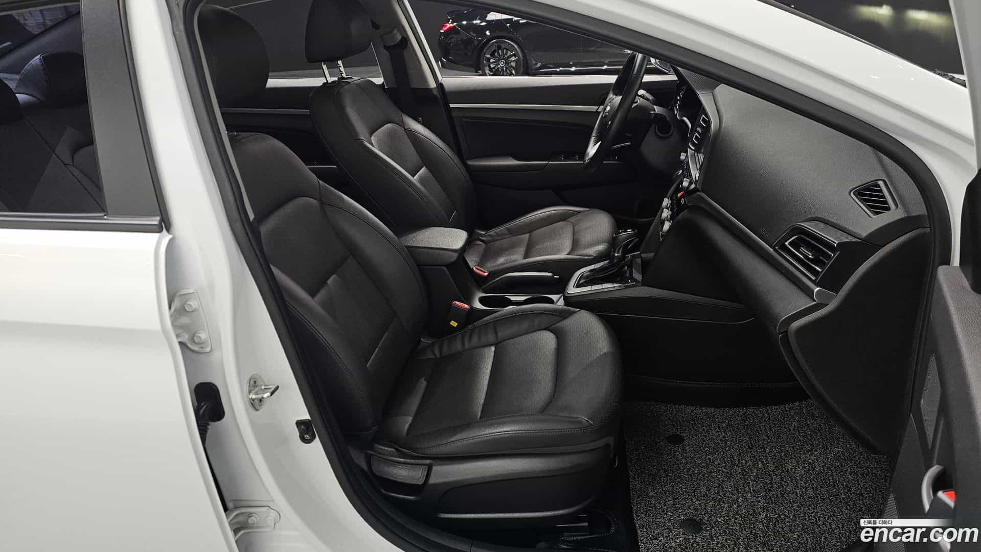 AVANTE Hyundai 2020.2-INNER-010