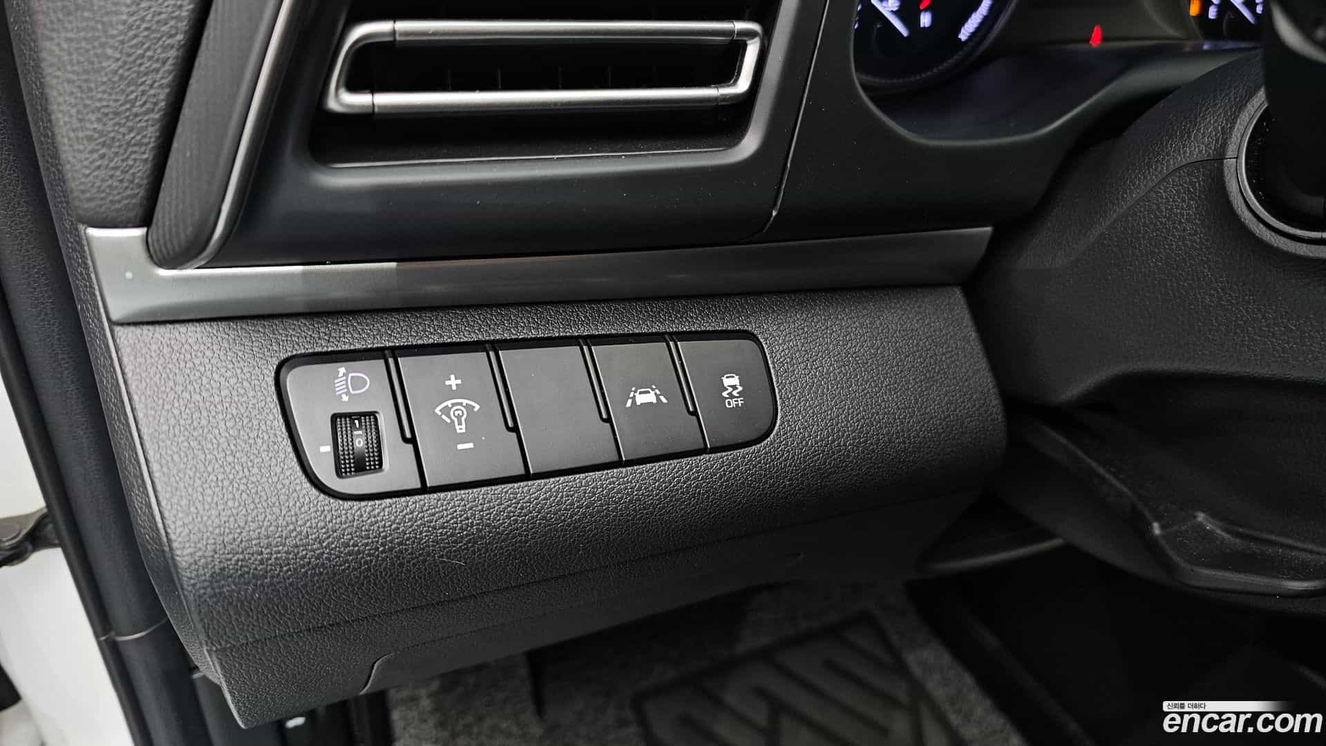 AVANTE Hyundai 2020.2-OPTION-018
