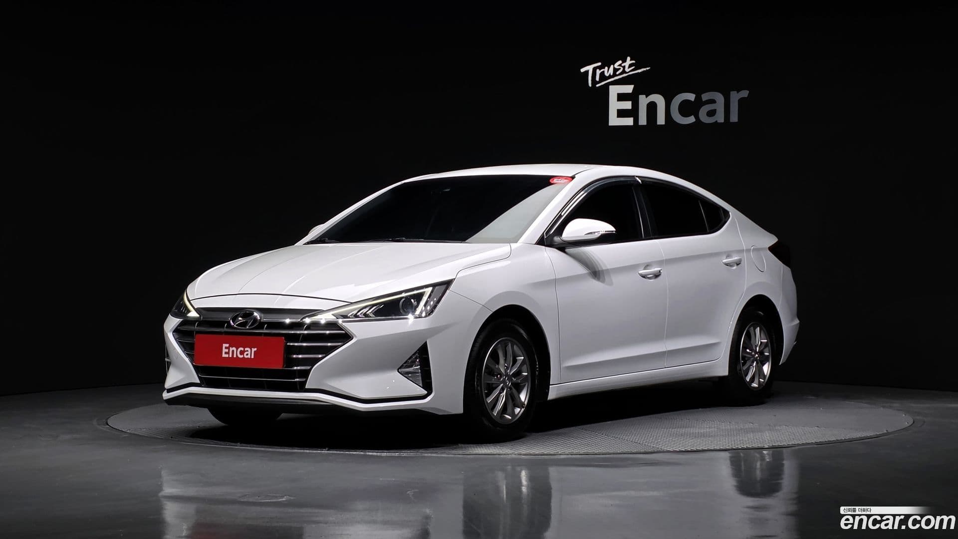 Main__Slider__Photo:AVANTE Hyundai 2019.7-0