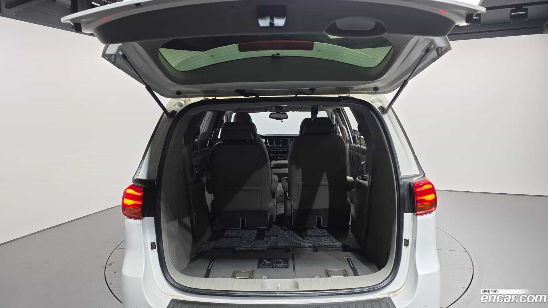Canival Kia 2018.7-OPTION-024