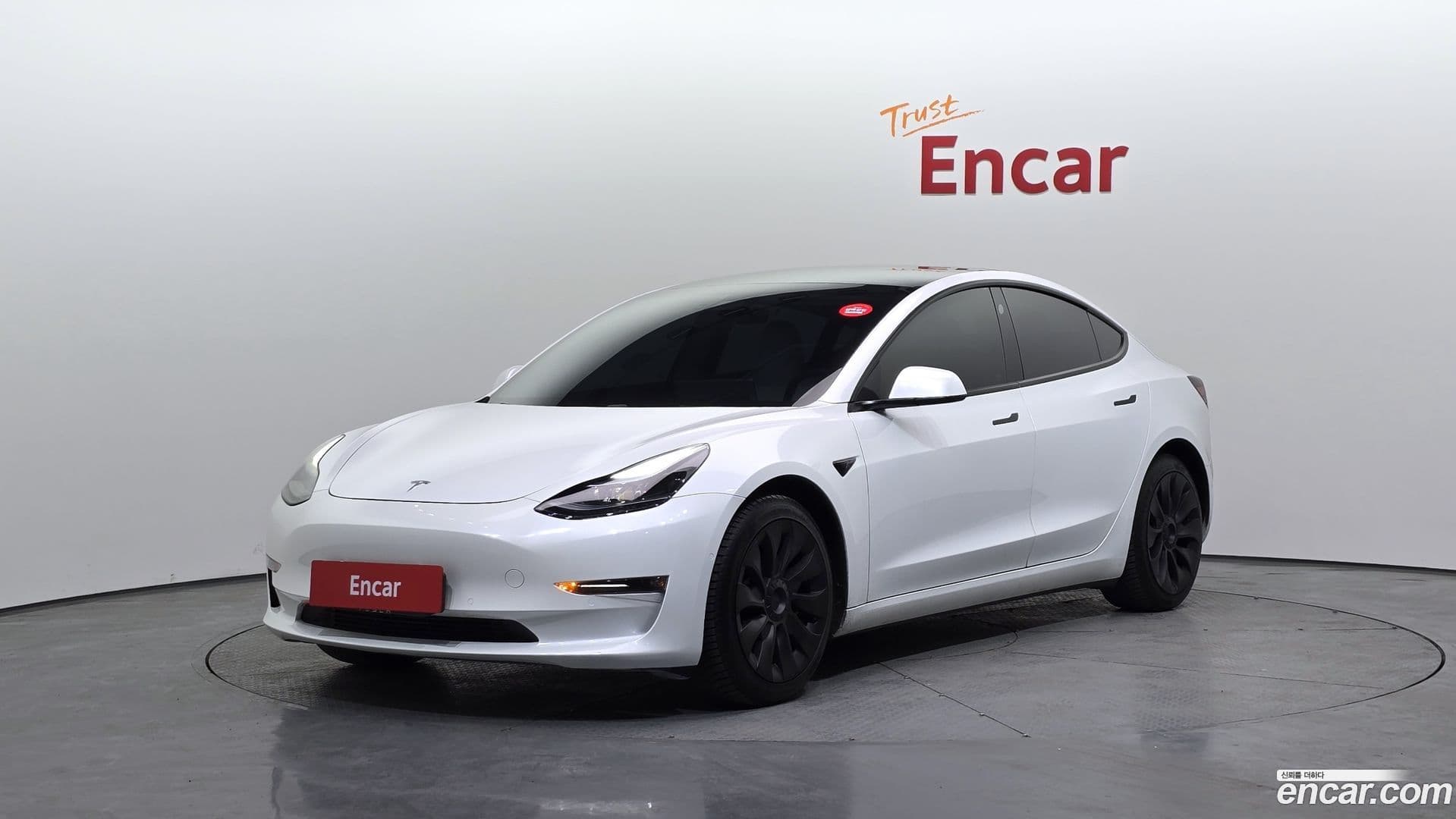 Main__Slider__Photo:Model 3 Tesla 2021.2-0