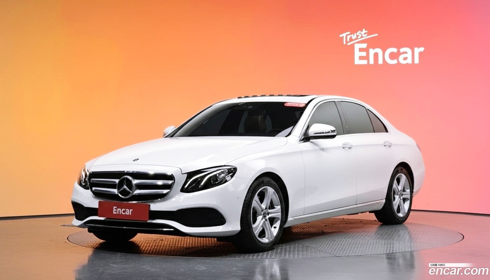 Main__Slider__Photo:E-Class Mercedes-Benz 2018.4-0