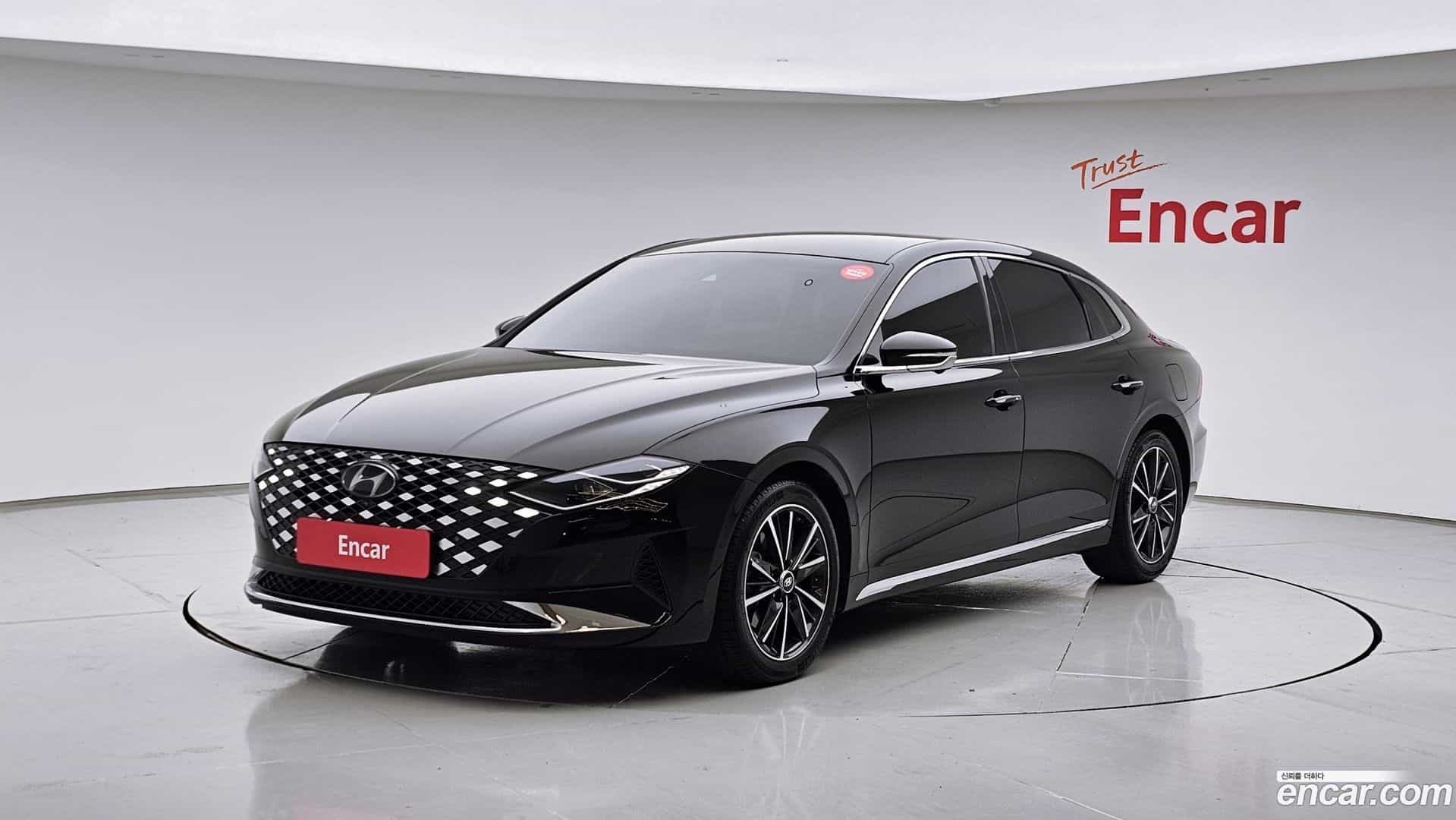 Grandeur Hyundai 2022.1-OUTER-001