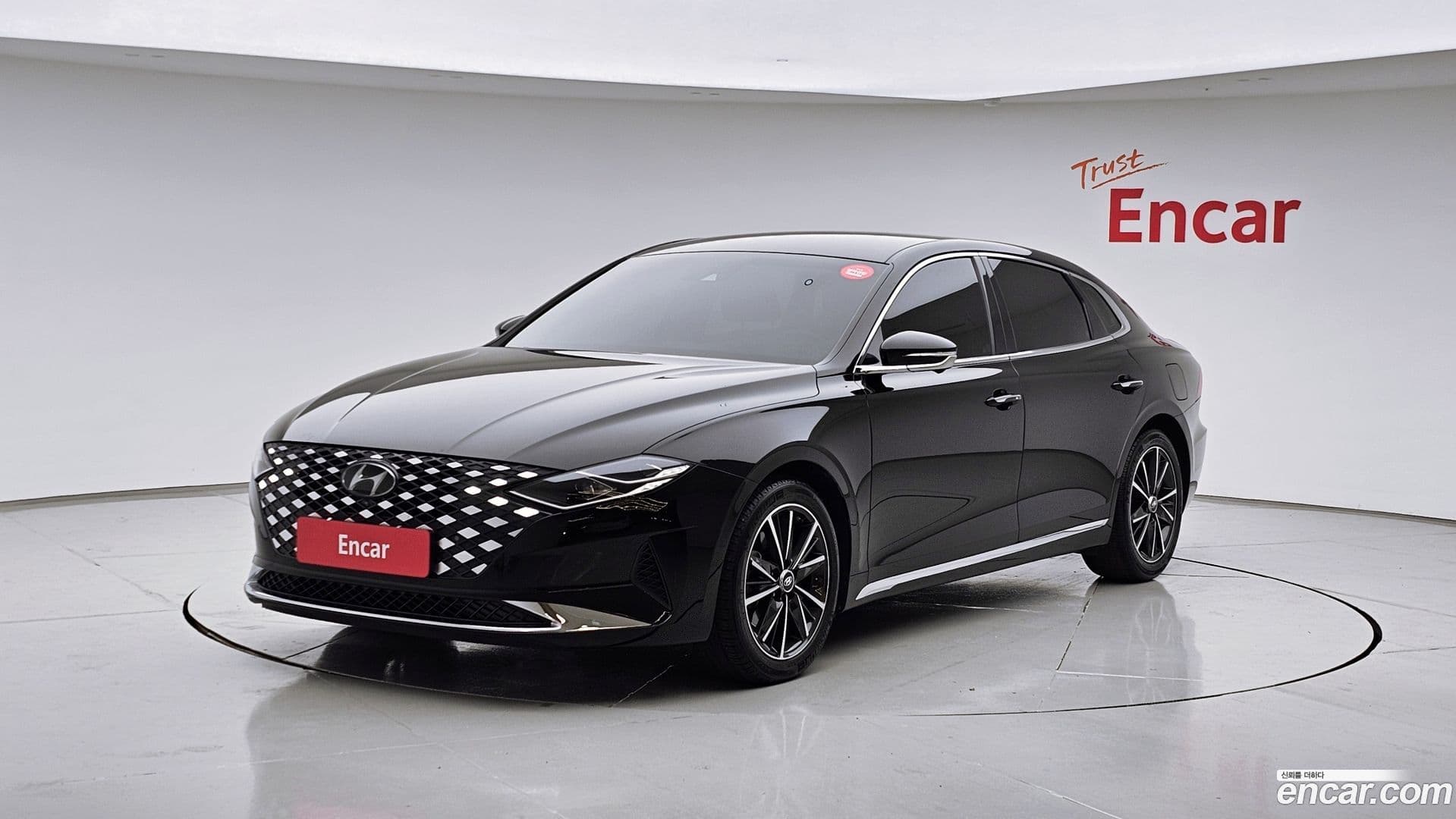 Main__Slider__Photo:Grandeur Hyundai 2022.1-0