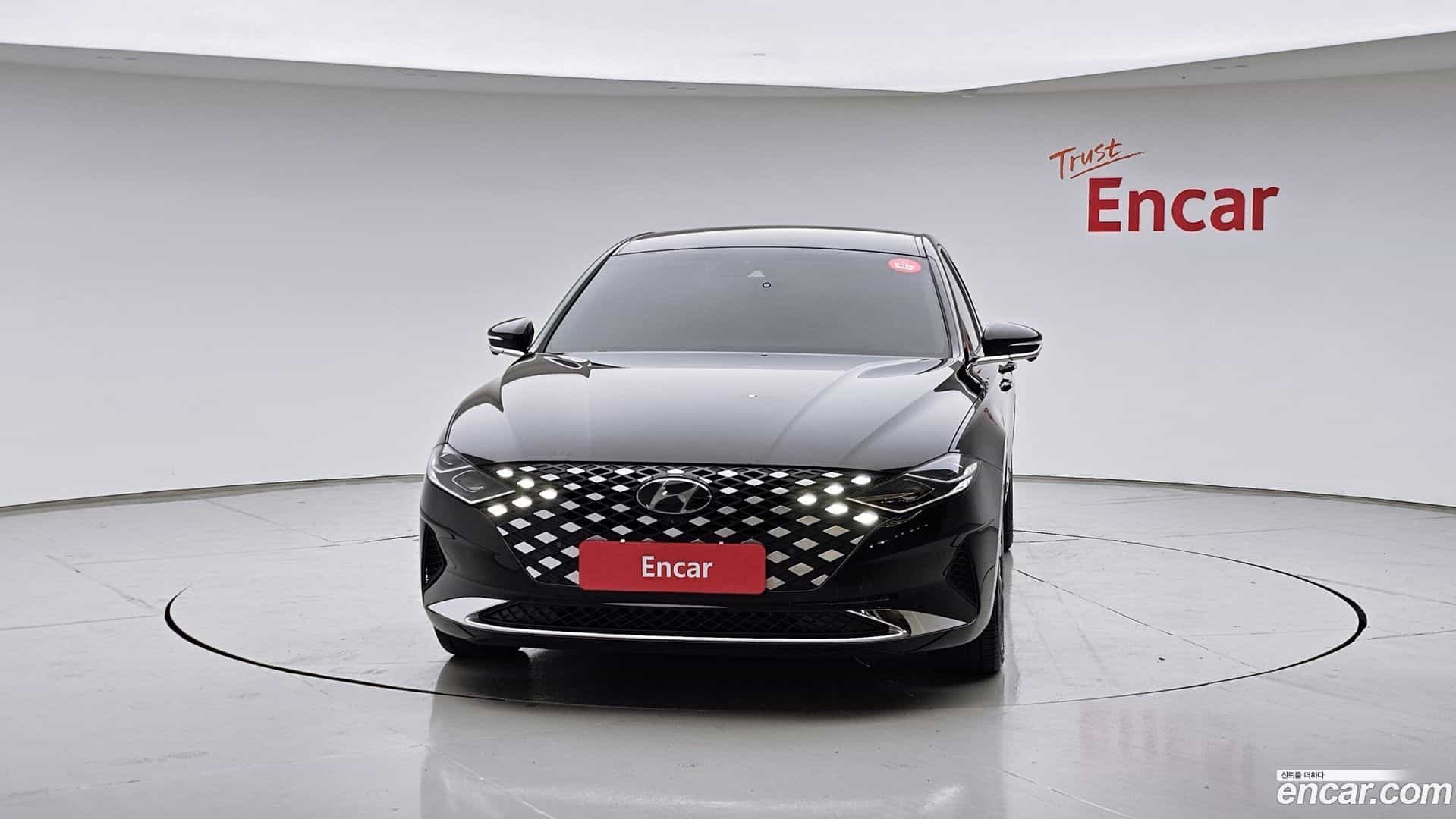 Grandeur Hyundai 2022.1-OUTER-003