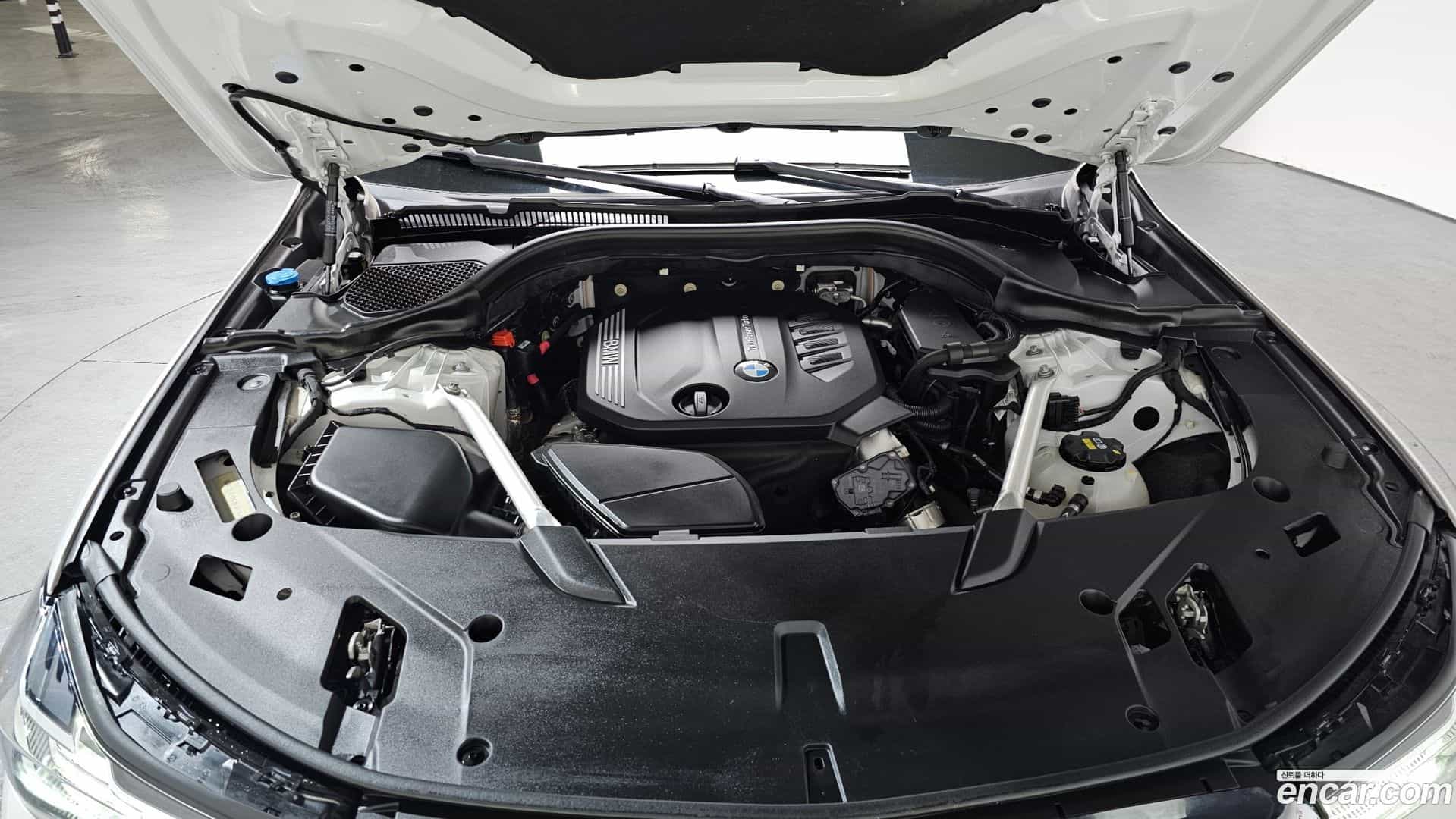 Gran Turismo BMW 2022.3-INNER-006
