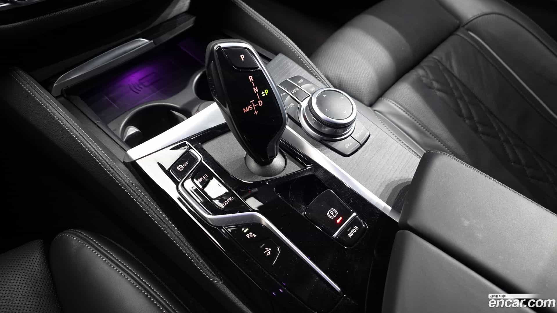 Gran Turismo BMW 2022.3-INNER-009