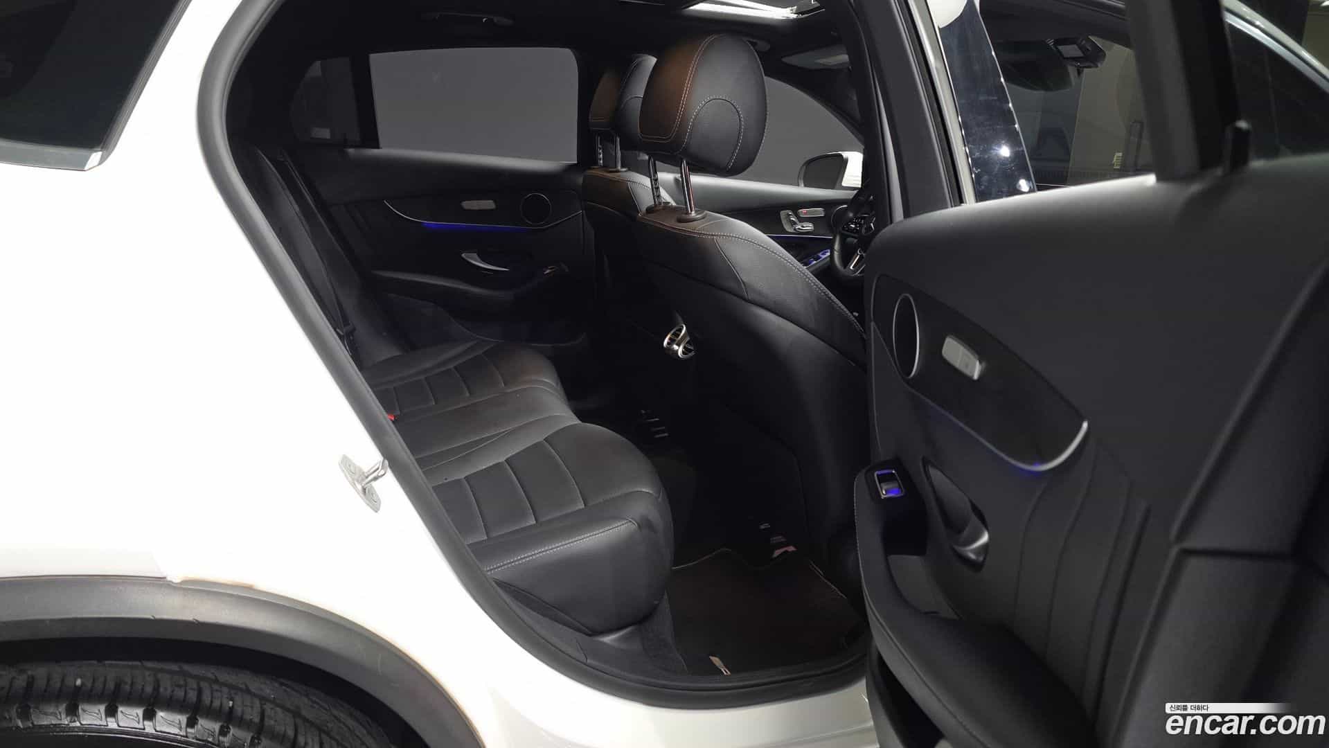 GLC-Class Mercedes-Benz 2020.1-OPTION-016