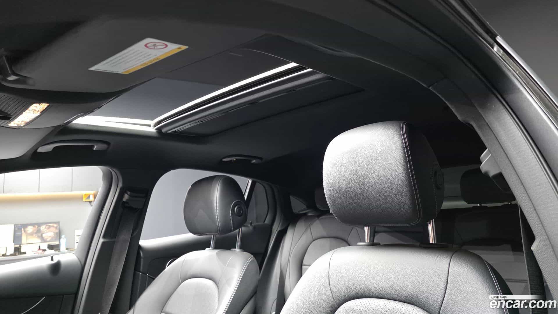 GLC-Class Mercedes-Benz 2020.1-OPTION-022