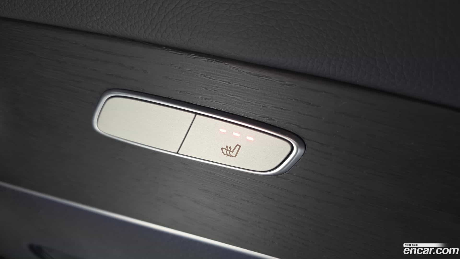 GLC-Class Mercedes-Benz 2020.1-OPTION-023