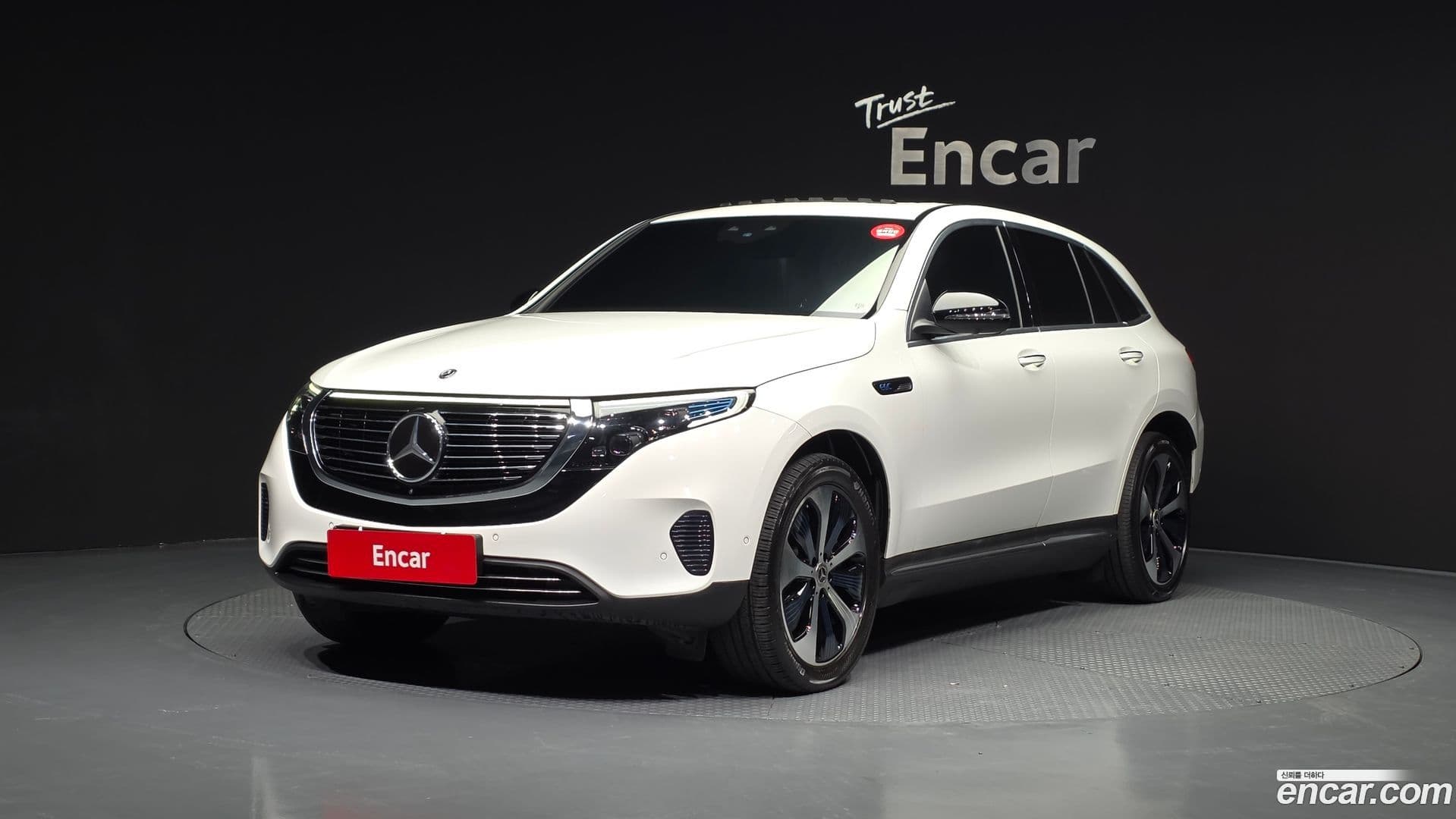 Main__Slider__Photo:EQC Mercedes-Benz 2020.10-0