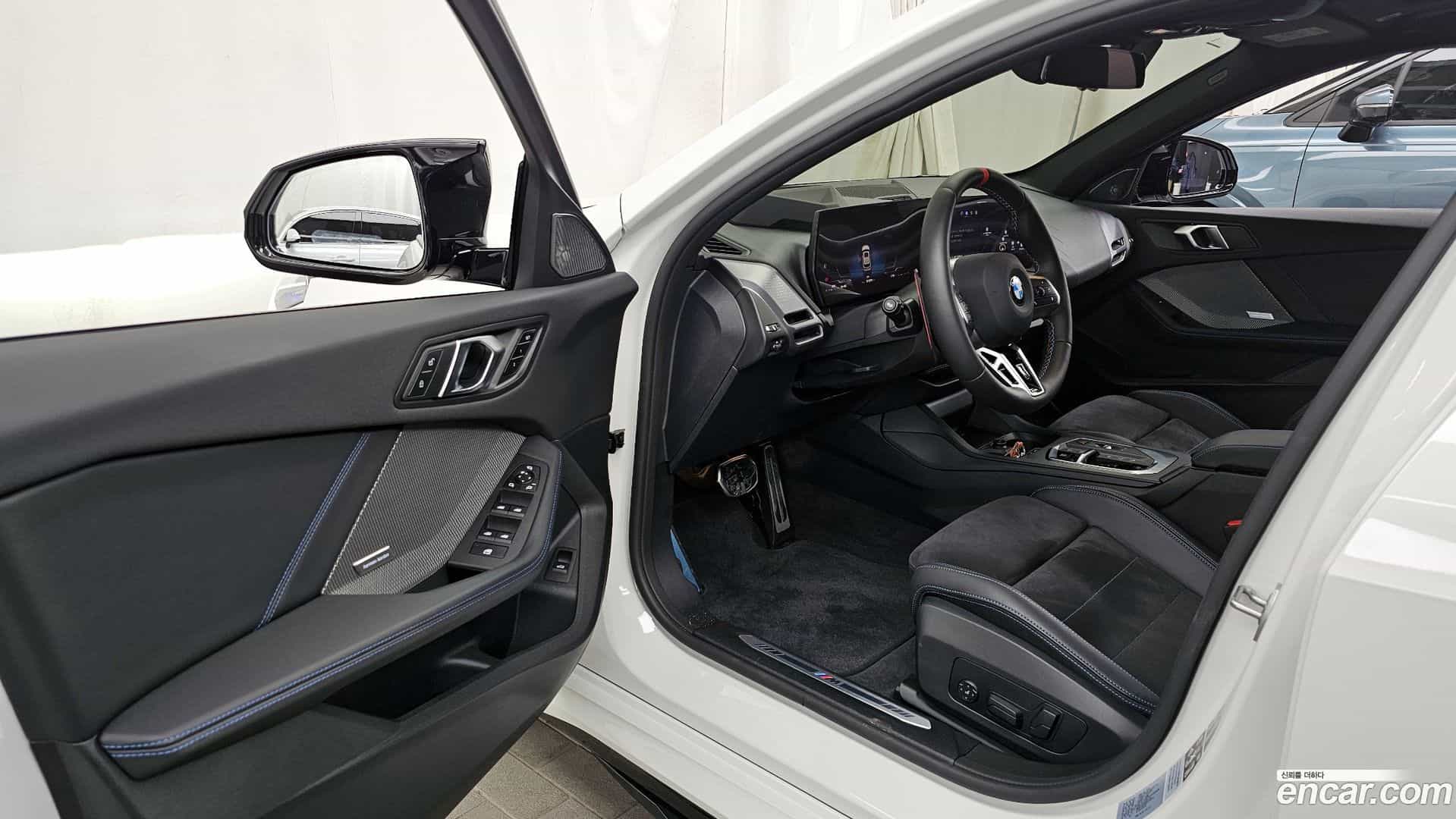 1-Series BMW 2025.7-INNER-010